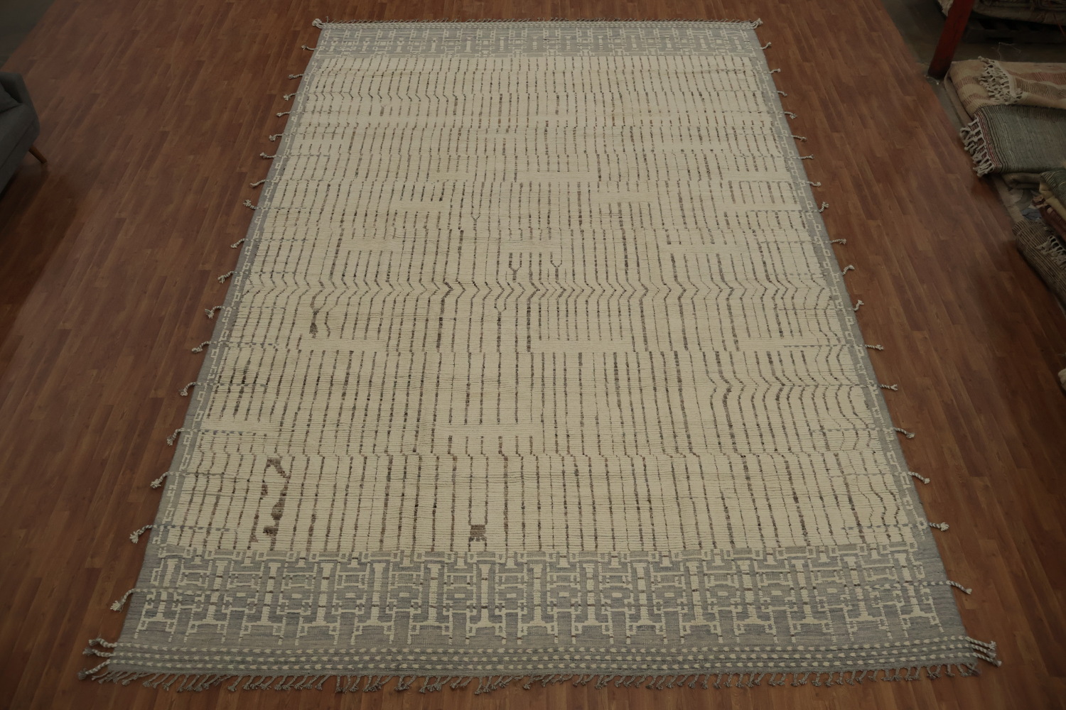 Chic Geometric Moroccan Large Rug 12x19 for Modern Home Interiors