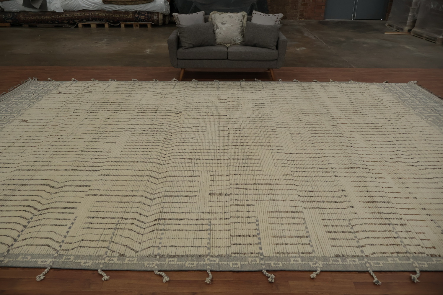 Chic Geometric Moroccan Large Rug 12x19 for Modern Home Interiors