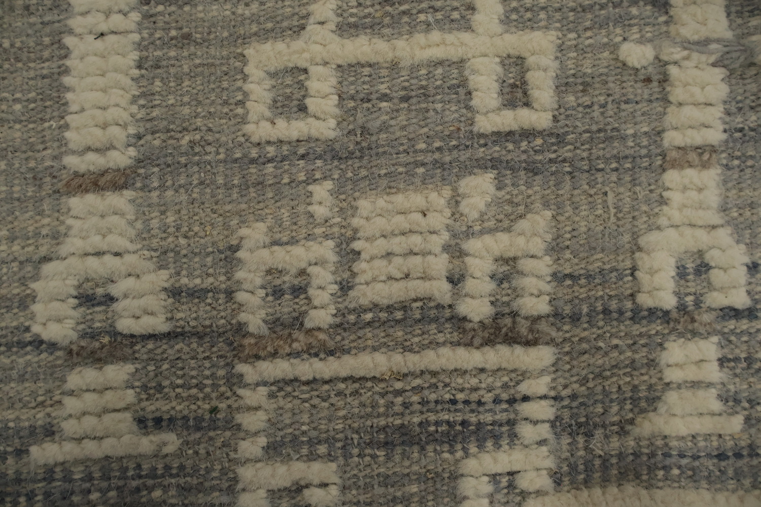 Chic Geometric Moroccan Large Rug 12x19 for Modern Home Interiors