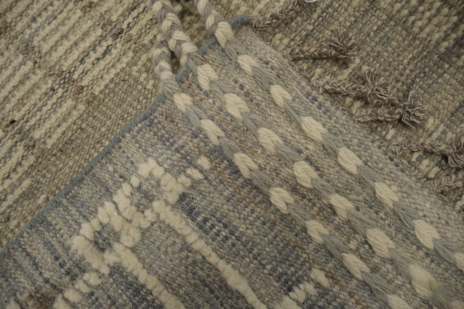 Chic Geometric Moroccan Large Rug 12x19 for Modern Home Interiors