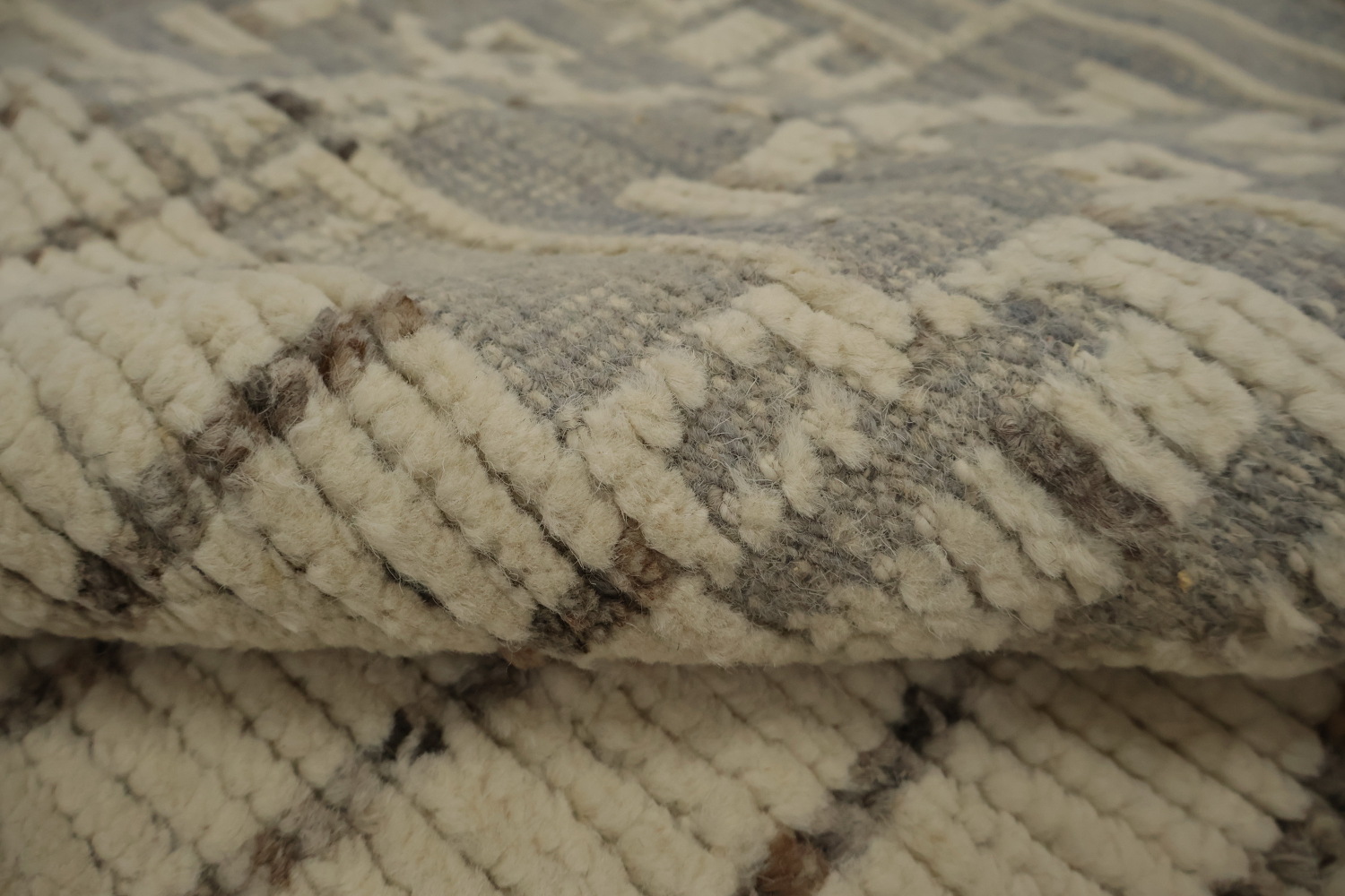 Chic Geometric Moroccan Large Rug 12x19 for Modern Home Interiors