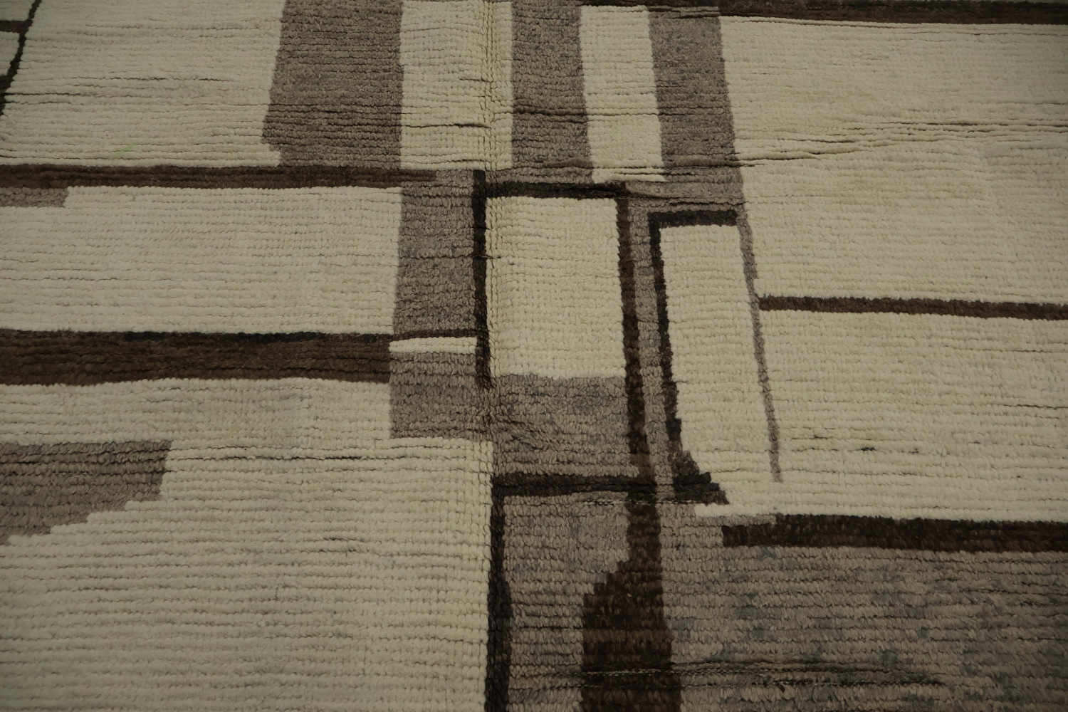 Geometric Moroccan Area Rug 9x12 with Neutral Tones for Modern Spaces