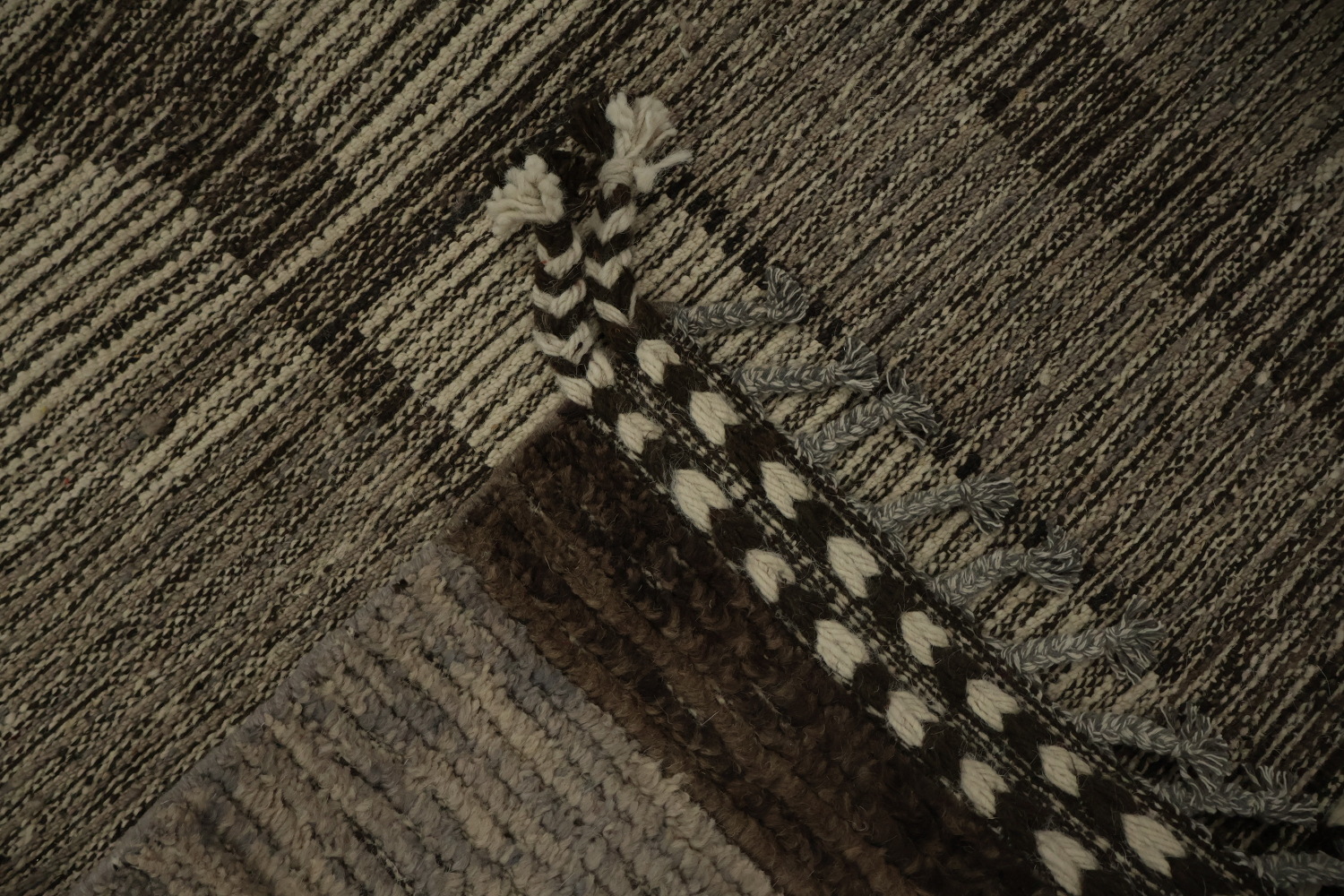 Geometric Moroccan Area Rug 9x12 with Neutral Tones for Modern Spaces