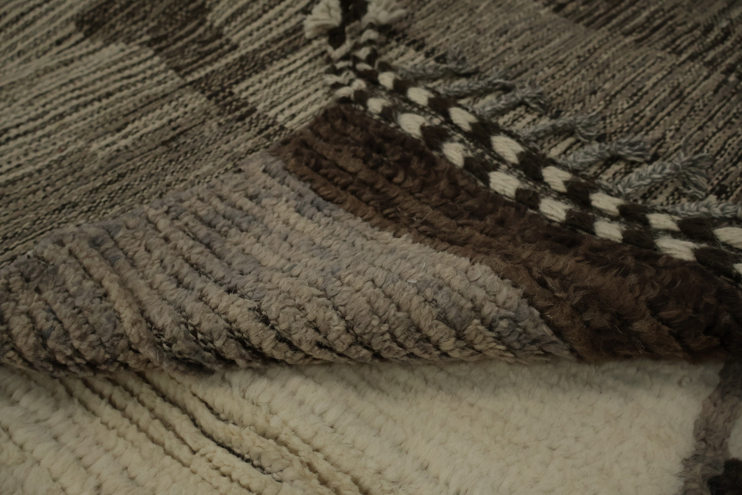 Geometric Moroccan Area Rug 9x12 with Neutral Tones for Modern Spaces