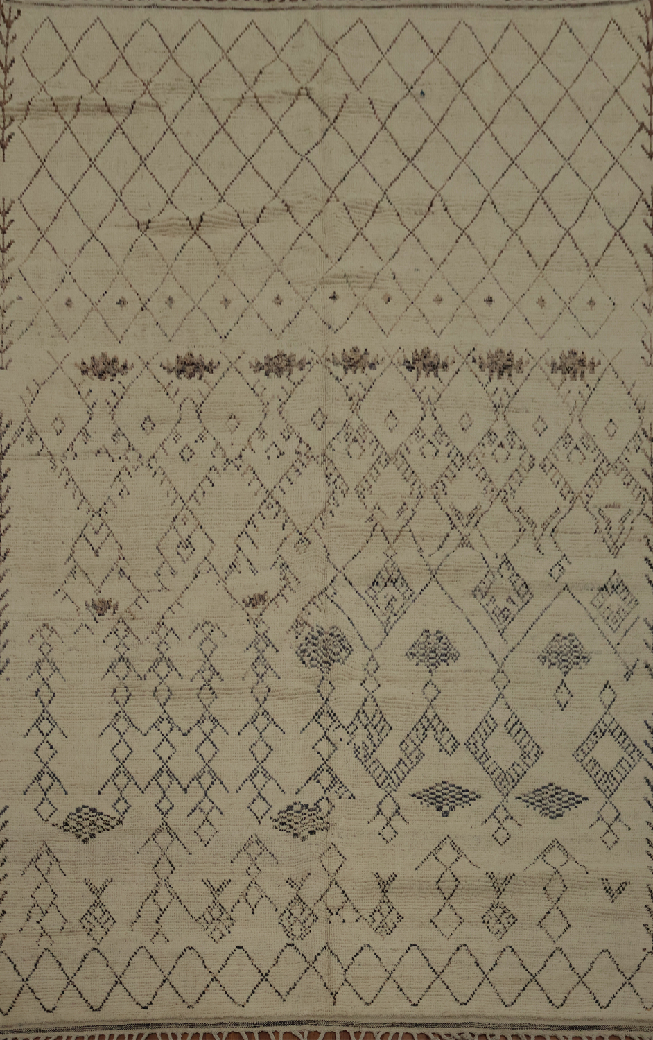 Elegant Moroccan Area Rug 8x12 for a Stylish Modern Living Room