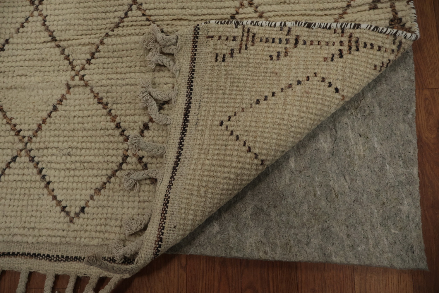Elegant Moroccan Area Rug 8x12 for a Stylish Modern Living Room