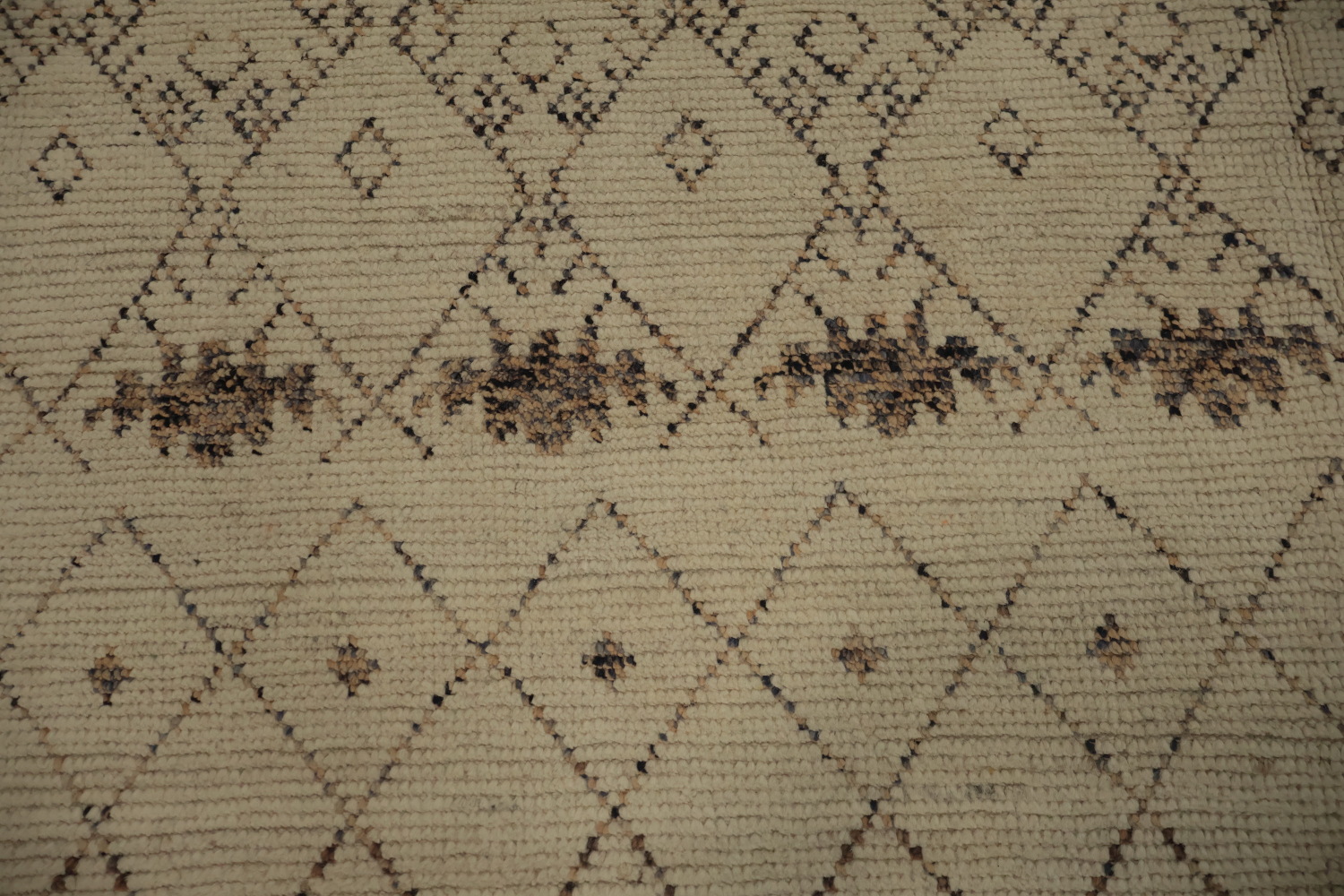 Elegant Moroccan Area Rug 8x12 for a Stylish Modern Living Room