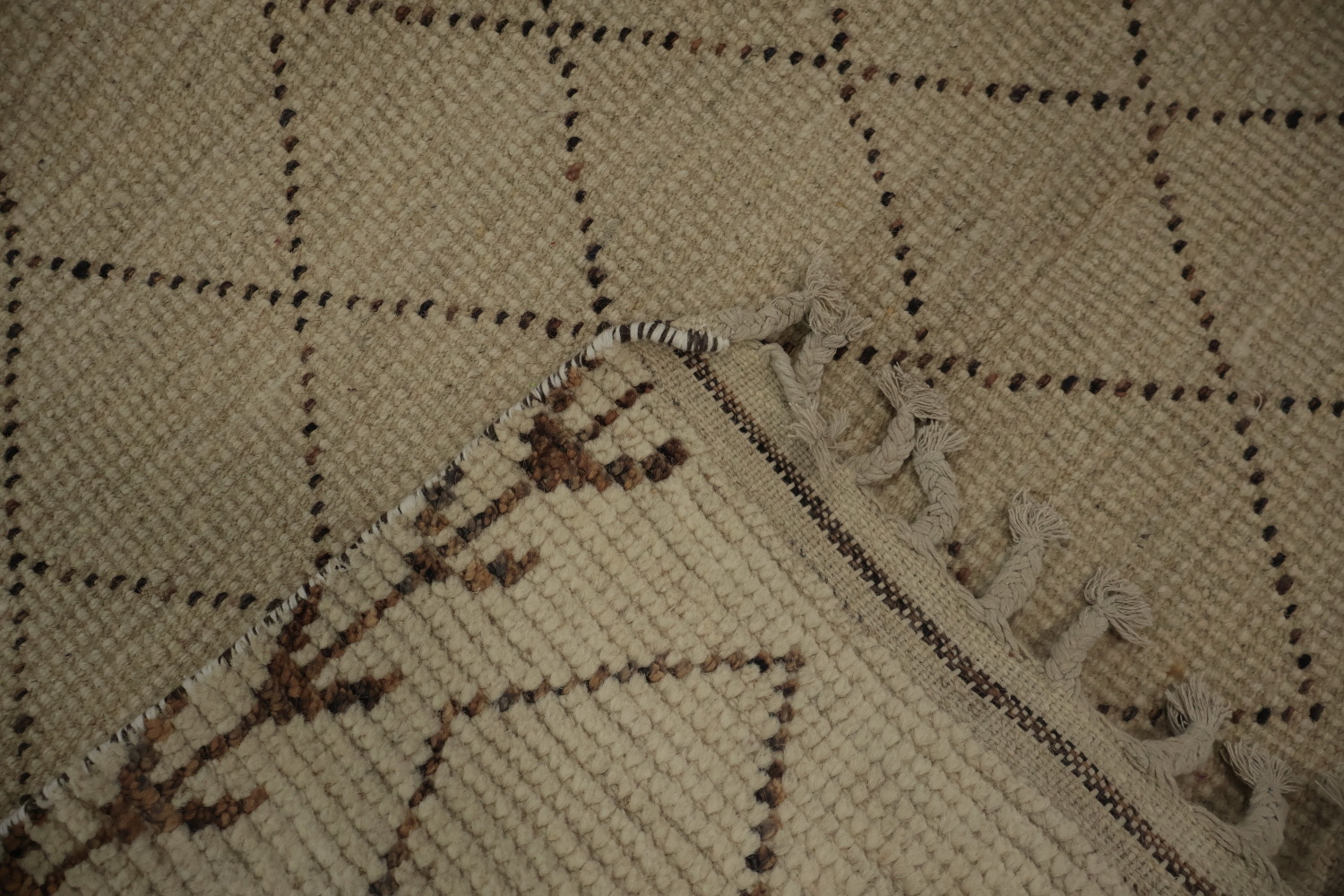 Elegant Moroccan Area Rug 8x12 for a Stylish Modern Living Room