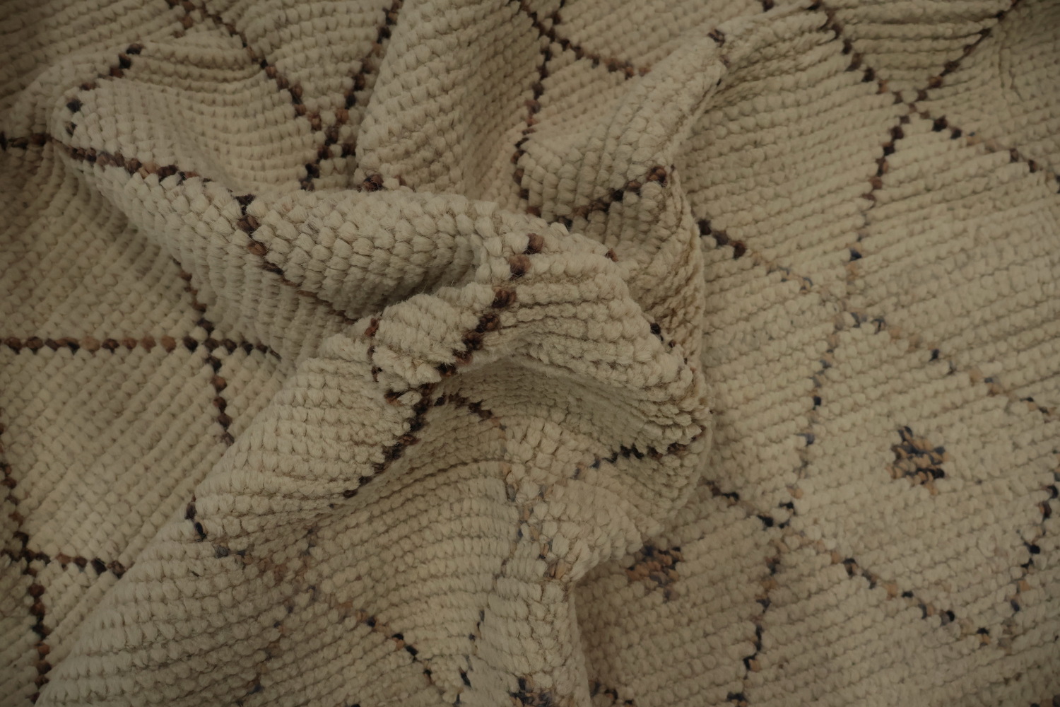 Elegant Moroccan Area Rug 8x12 for a Stylish Modern Living Room