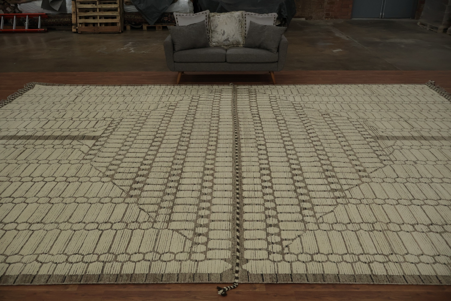 Stylish Moroccan Modern Large Rug 12x19 with Earthy Tones