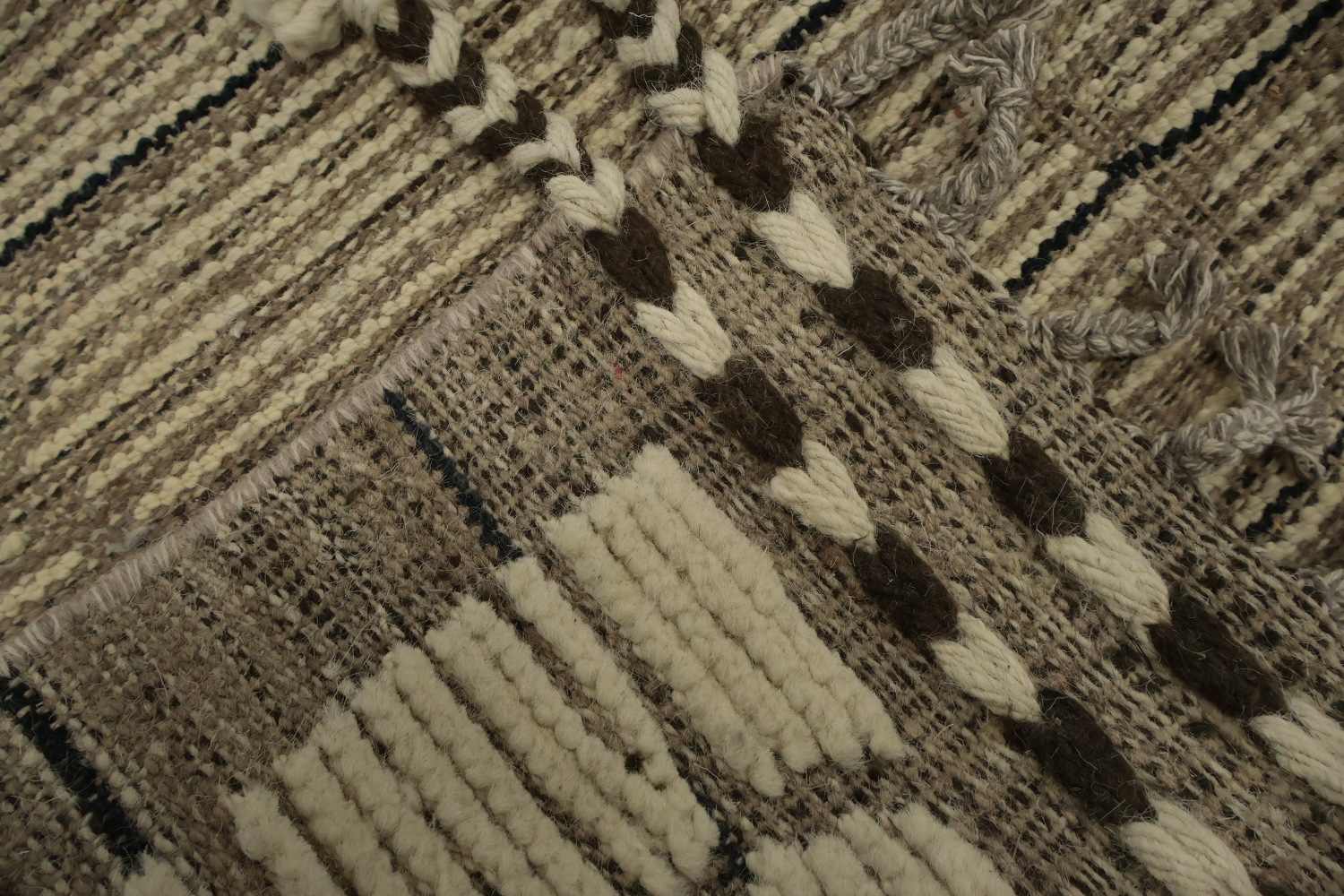 Stylish Moroccan Modern Large Rug 12x19 with Earthy Tones