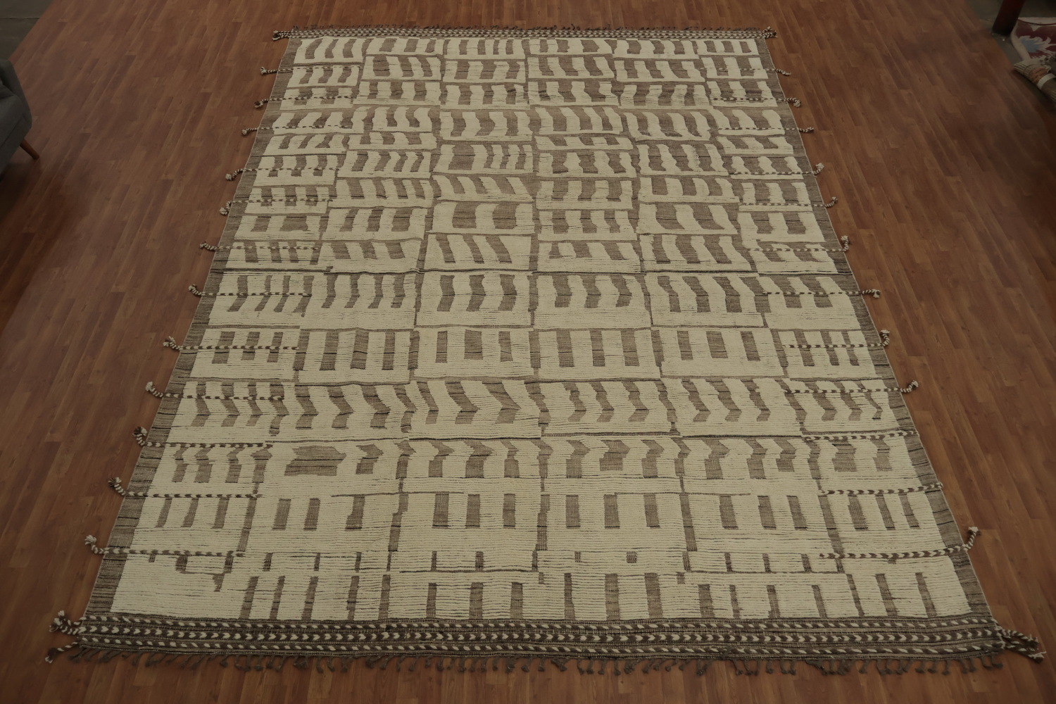 Elegant Geometric Moroccan Large Rug 12x16 for Chic Living Spaces