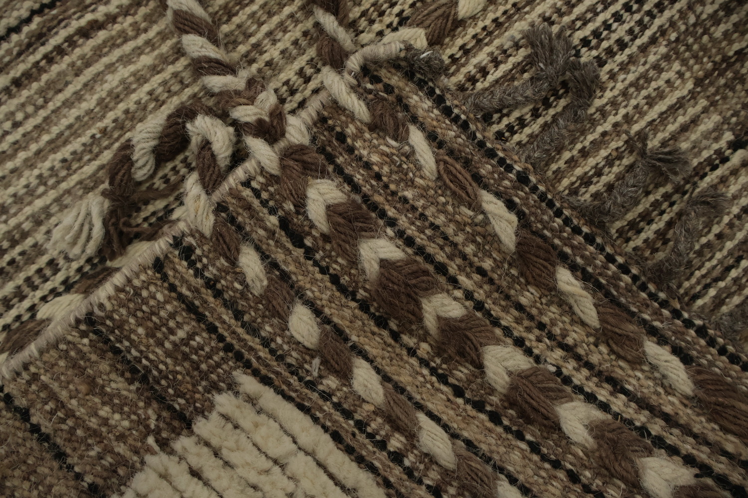 Elegant Geometric Moroccan Large Rug 12x16 for Chic Living Spaces