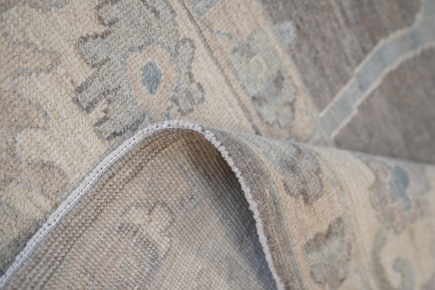 Elegant Traditional Grey and Ivory Oushak Turkish Rug 9x12 ft
