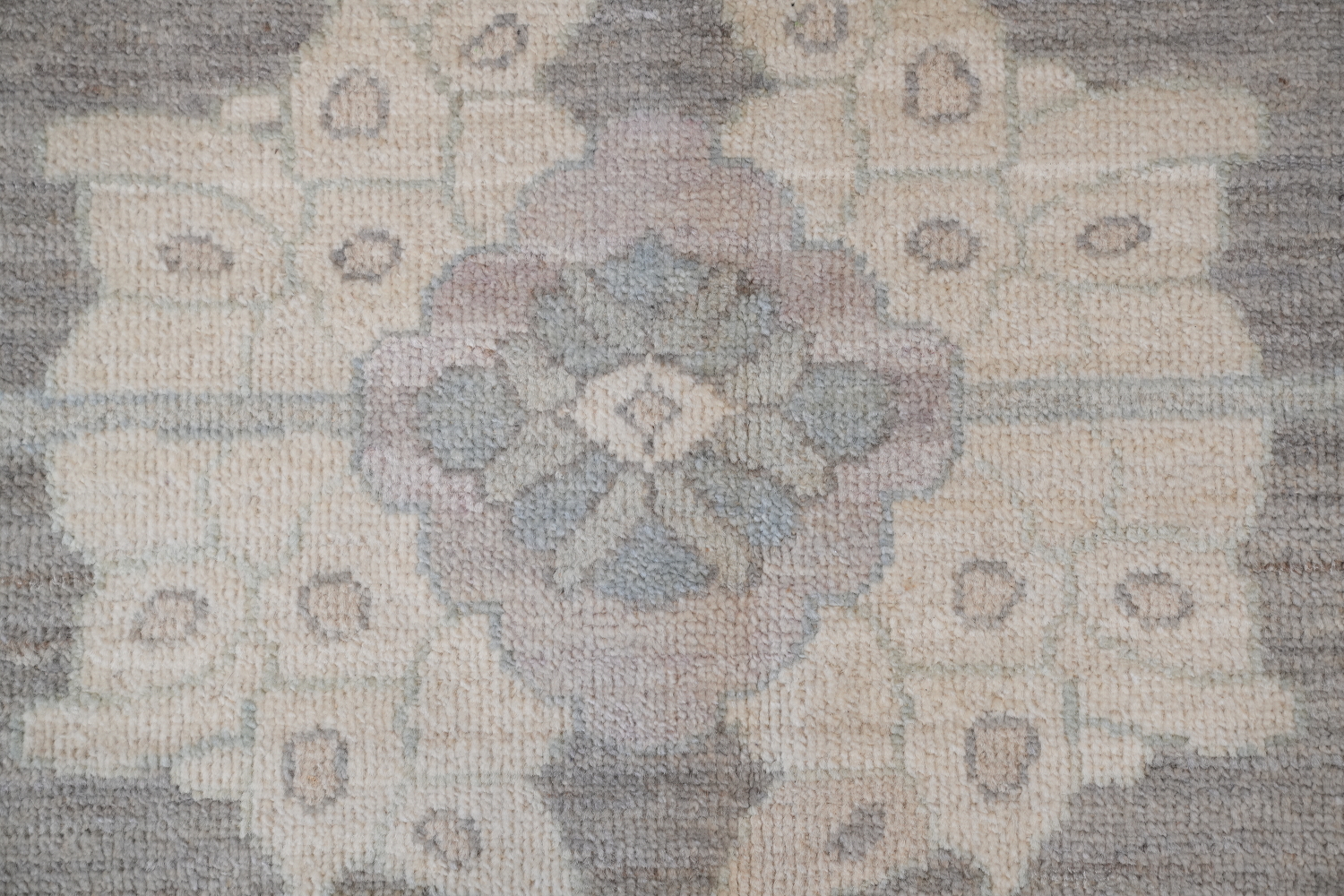 Elegant Traditional Grey and Ivory Oushak Turkish Rug 9x12 ft