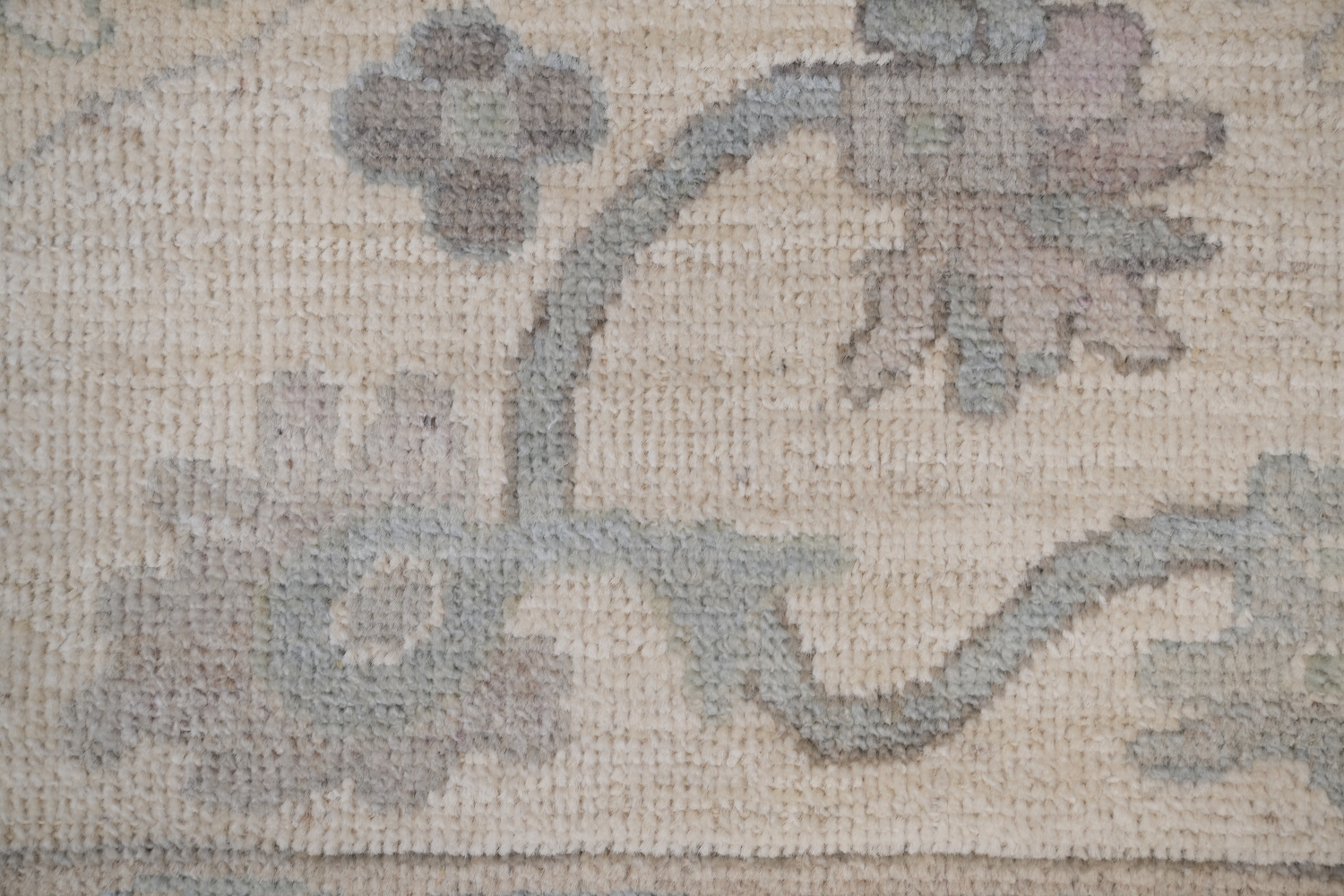 Elegant Traditional Grey and Ivory Oushak Turkish Rug 9x12 ft