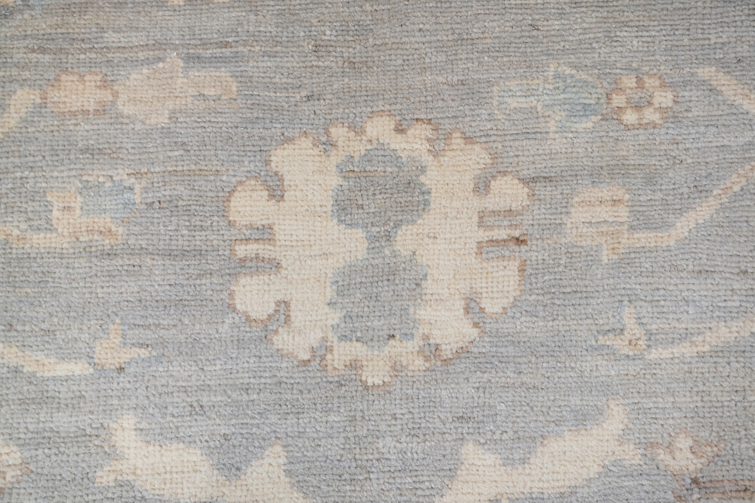 Elegant Silver and Beige Oushak Turkish Vegetable Dye Rug 9x12 ft