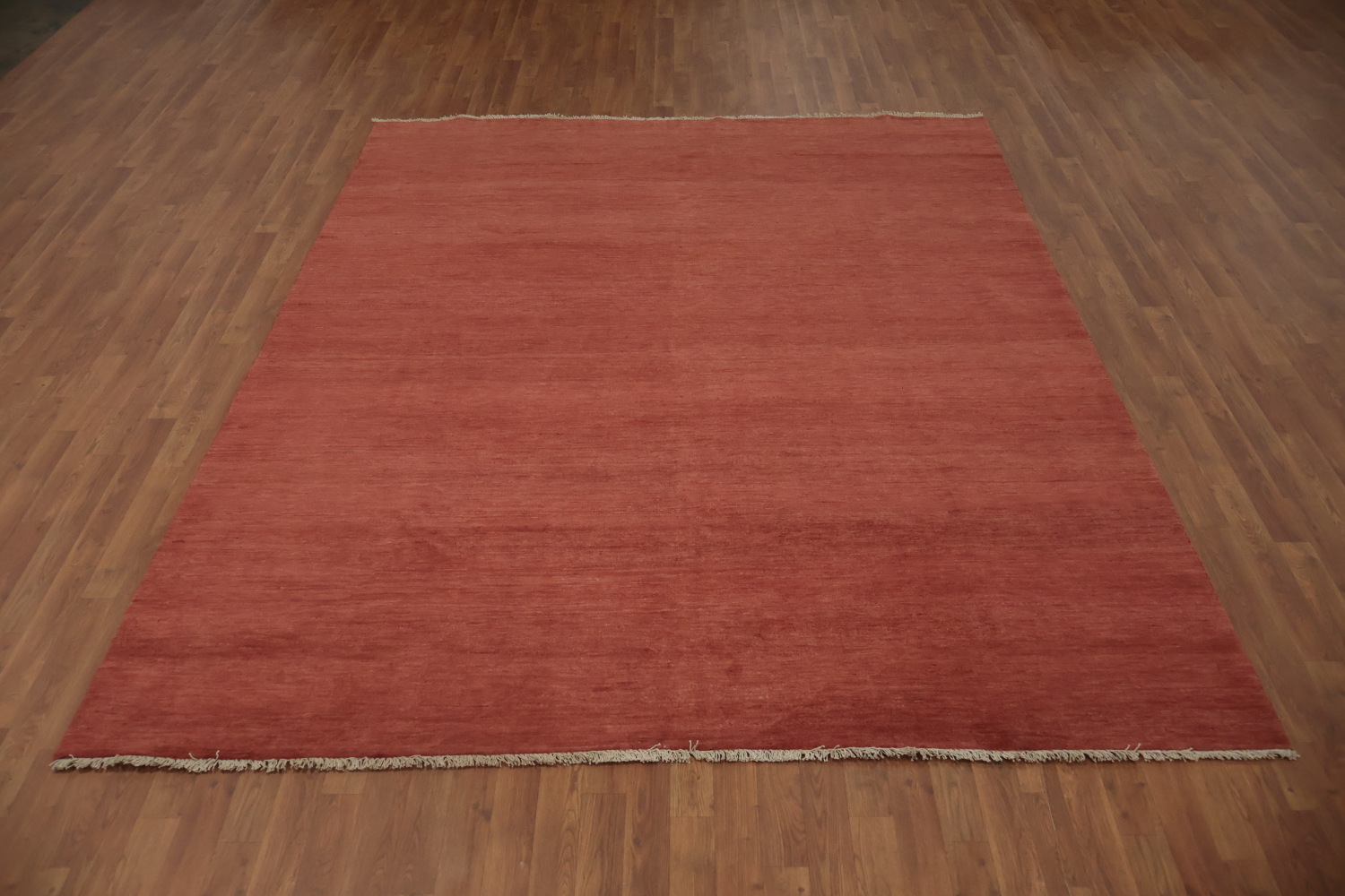 Luxurious Red Carpet for Modern Home Décor 8x10
