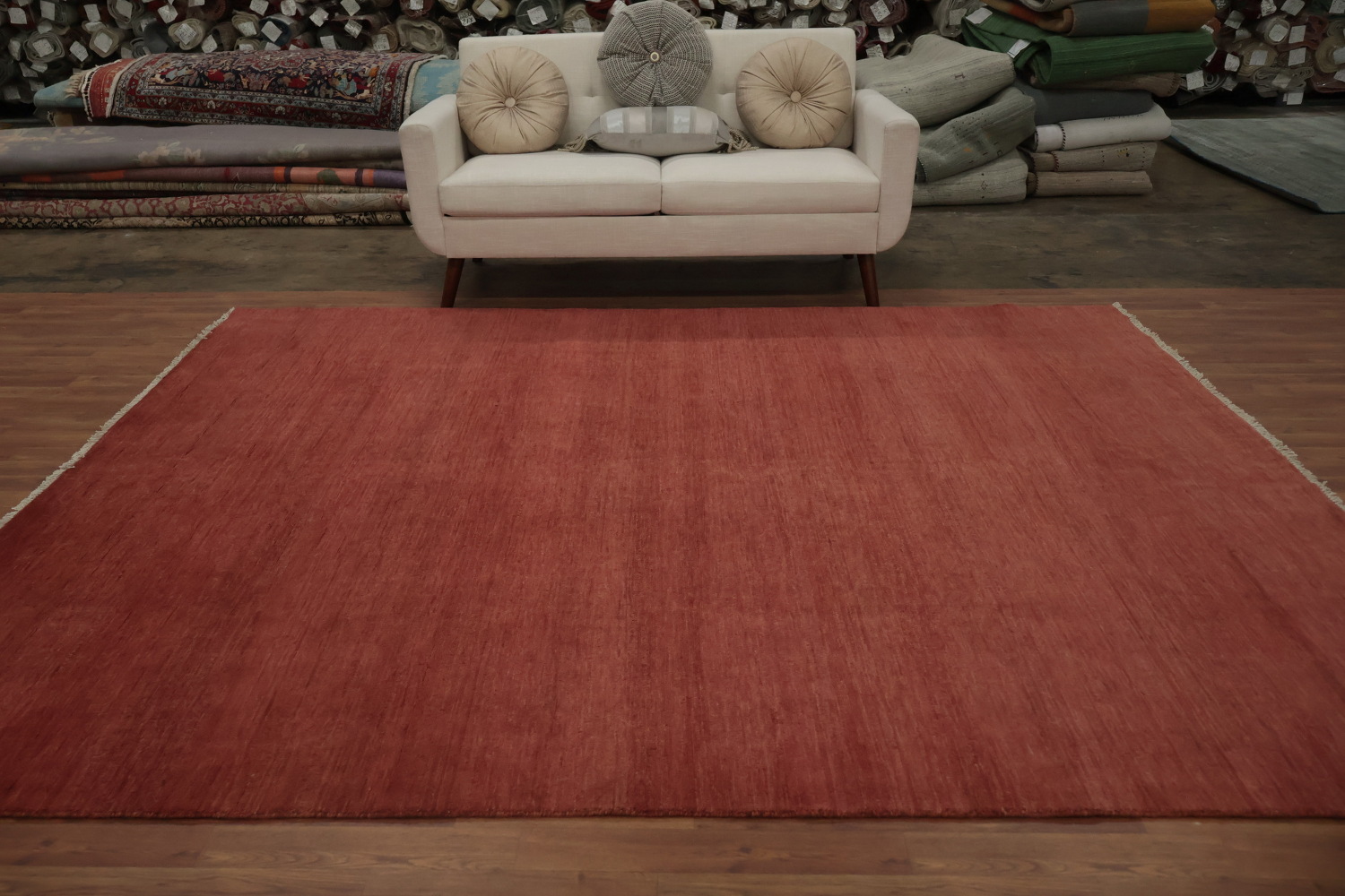 Luxurious Red Carpet for Modern Home Décor 8x10