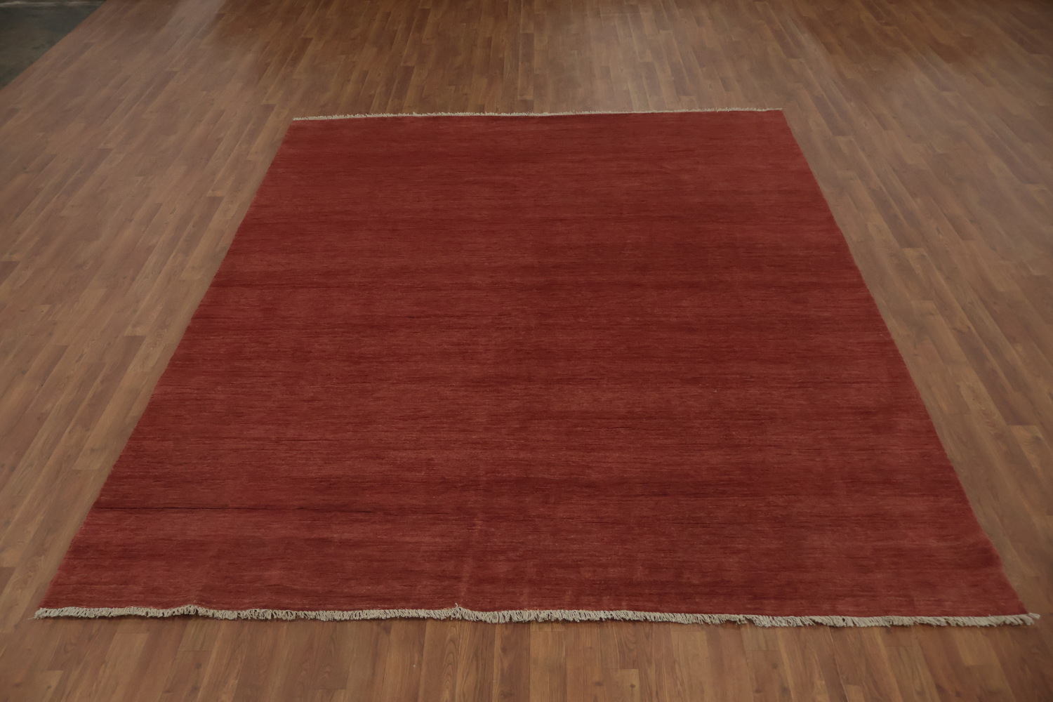 Luxurious Red Carpet for Modern Home Décor 8x10