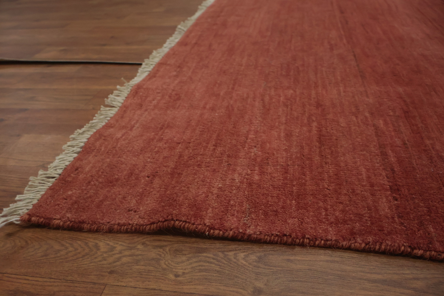 Luxurious Red Carpet for Modern Home Décor 8x10
