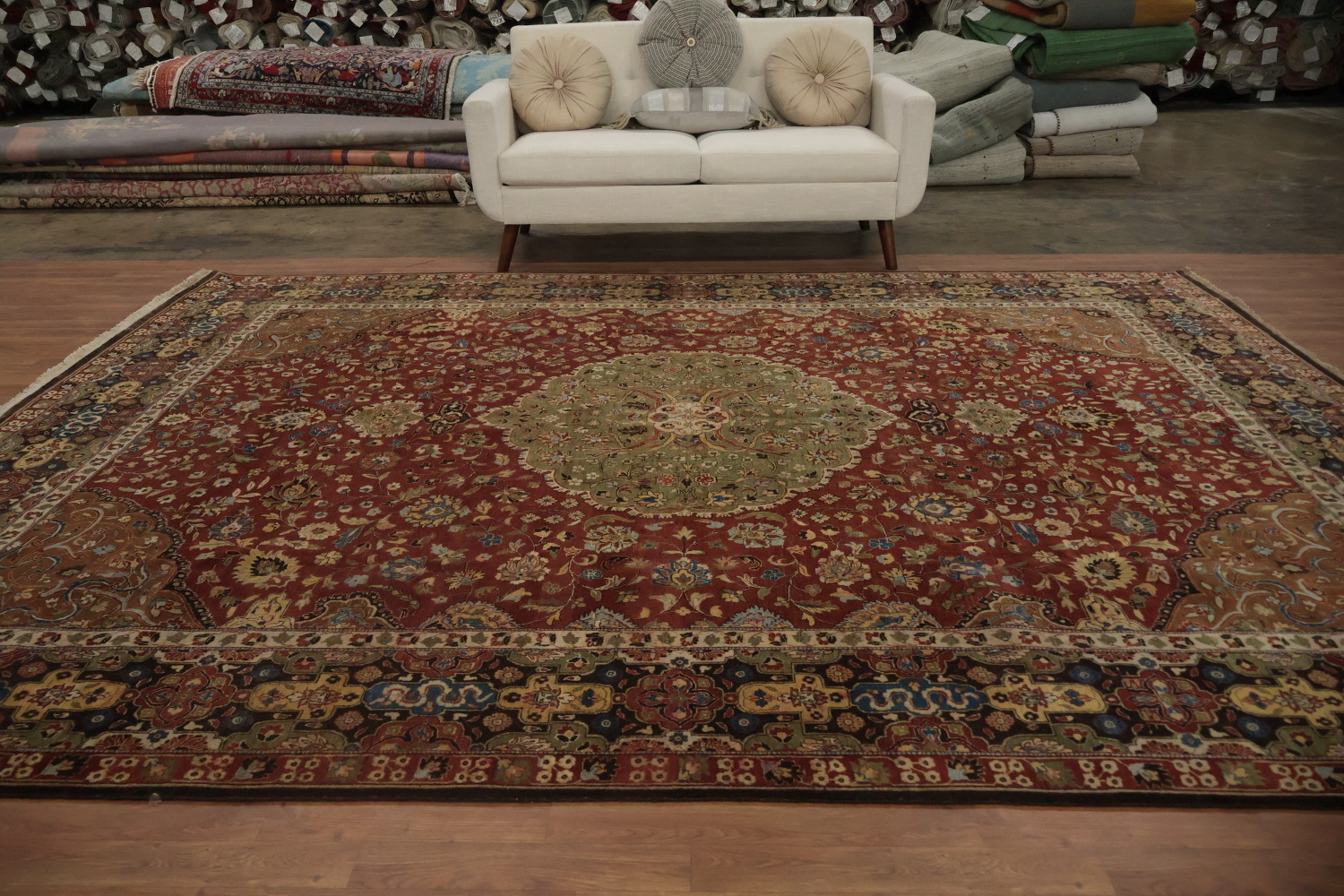 Richly Detailed Kashan Area Rug 9x12 with Classic Floral Borders