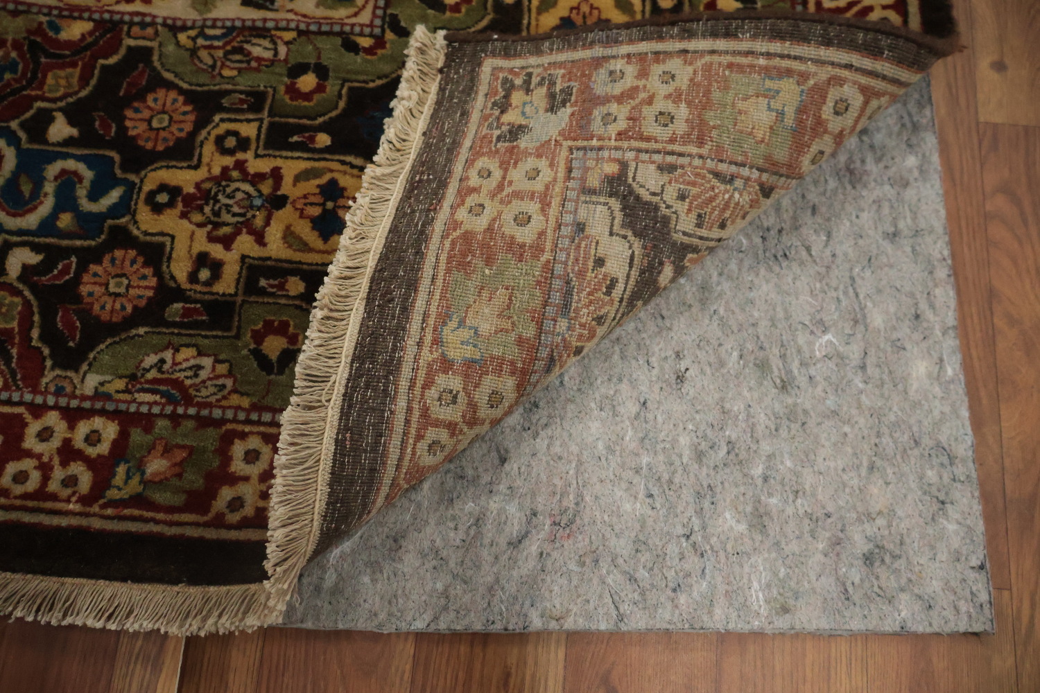 Richly Detailed Kashan Area Rug 9x12 with Classic Floral Borders