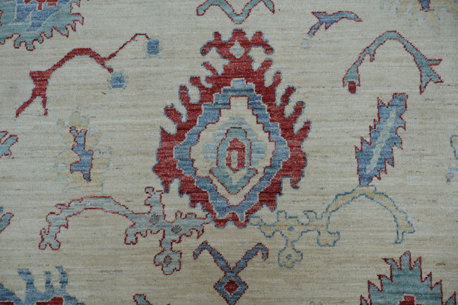 Soft Toned Ziegler Area Rug with Traditional Ornate Design Patterns 6x9