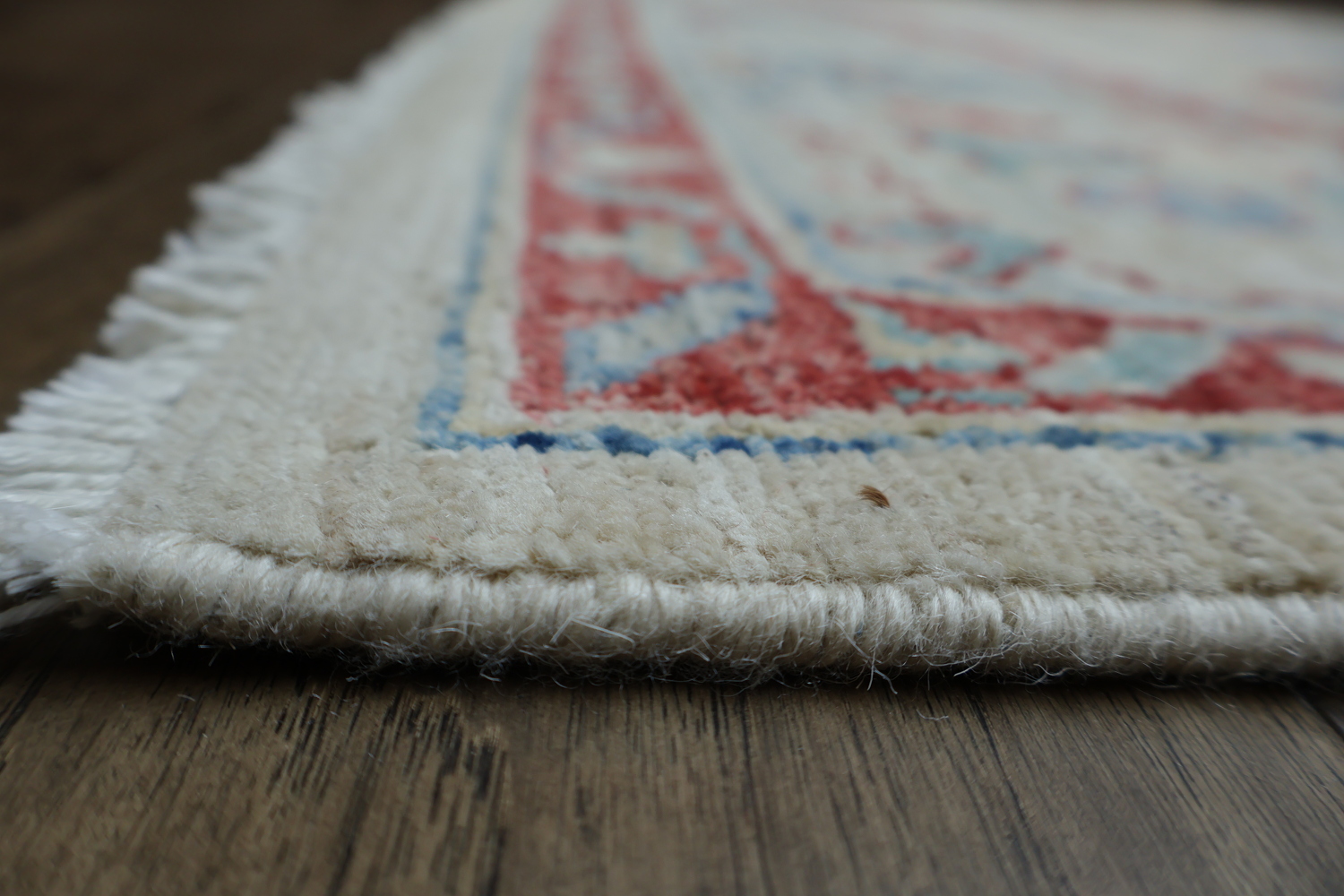 Soft Toned Ziegler Area Rug with Traditional Ornate Design Patterns 6x9