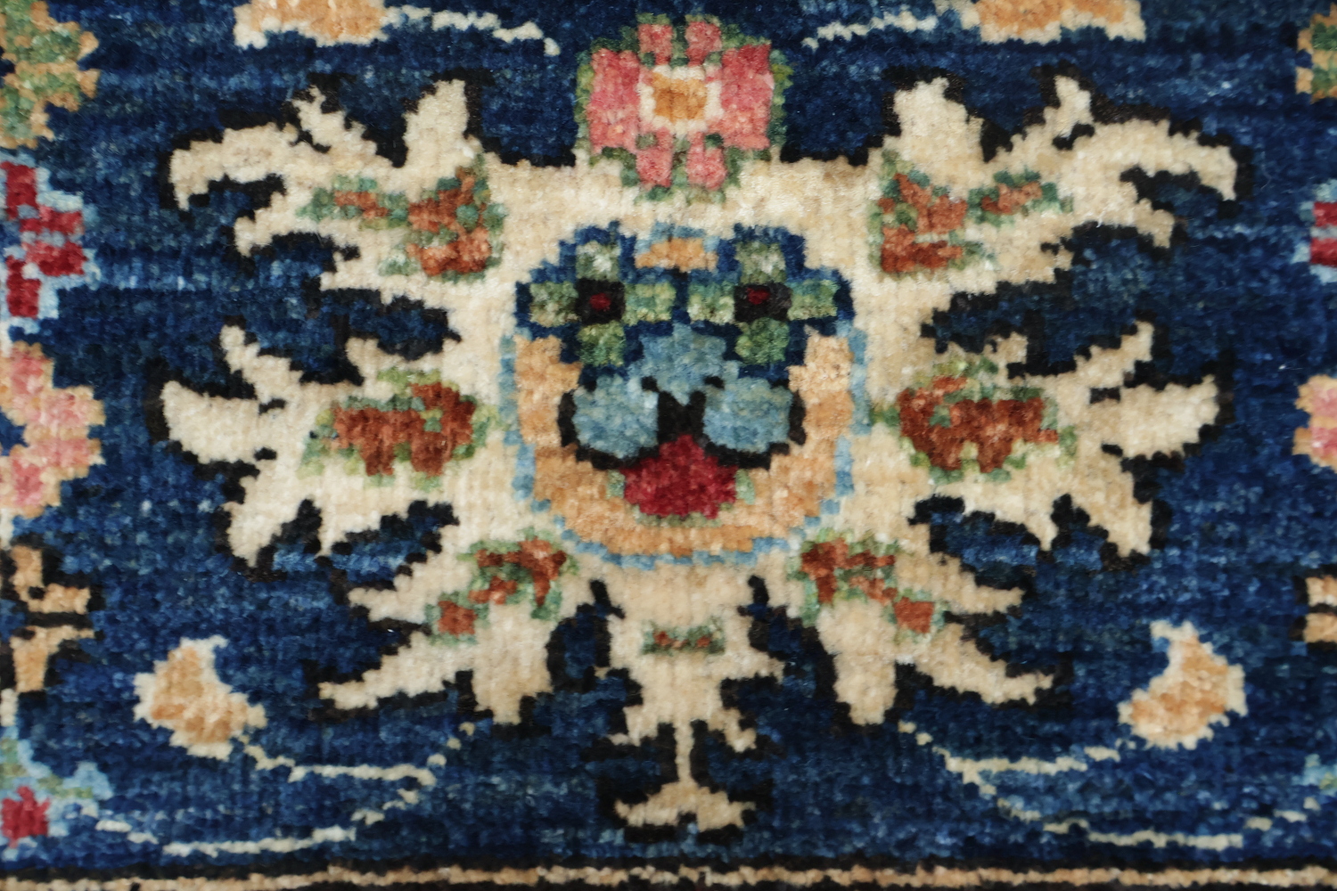 Elegant Red and Blue Botanical Patterned Ziegler Area Rug for Stylish Homes 5x7