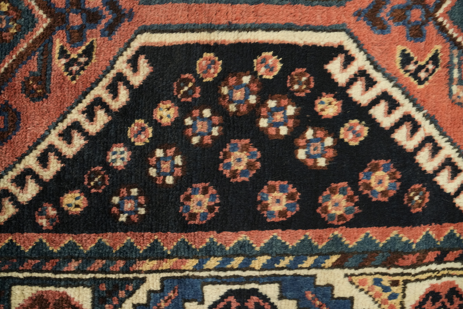 Vegetable Dye Wool Qashqai Persian Runner Rug 4x9