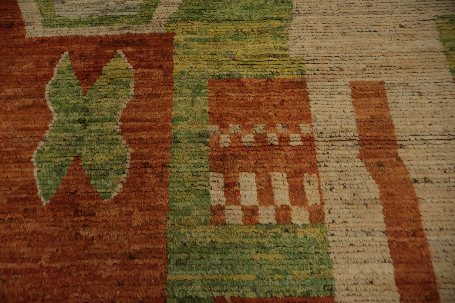 Vibrant Geometric Accents Wool Moroccan Large Rug 10x14