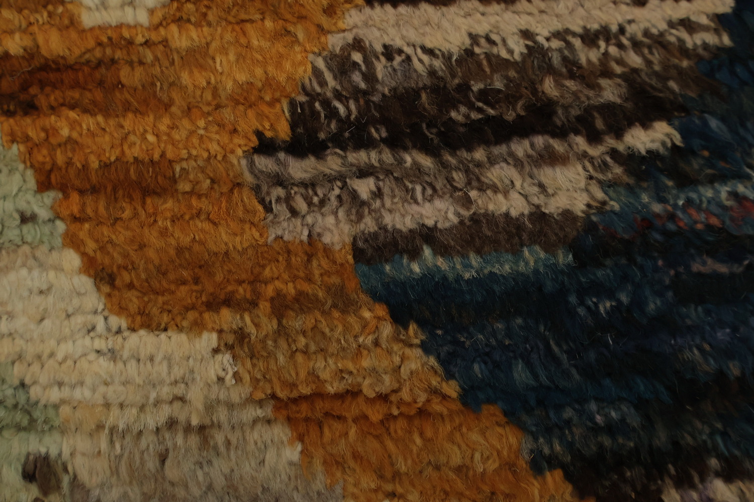 Zigzag Design Moroccan Area Rug 9x12 with Earthy Tones and Patterns