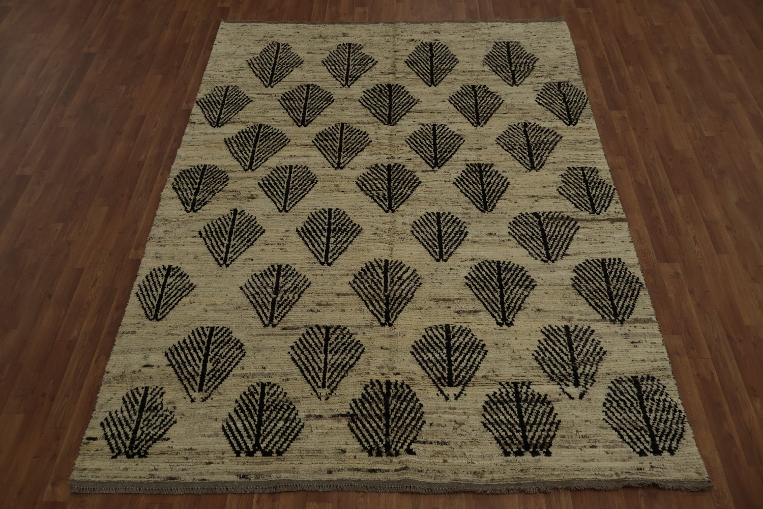 Chic Moroccan Area Rug 7x9 with Distinct Black Leaf Designs