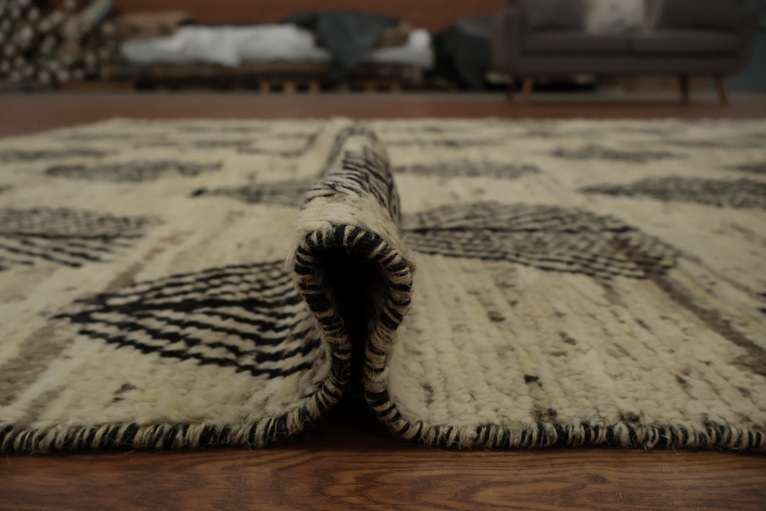 Chic Moroccan Area Rug 7x9 with Distinct Black Leaf Designs