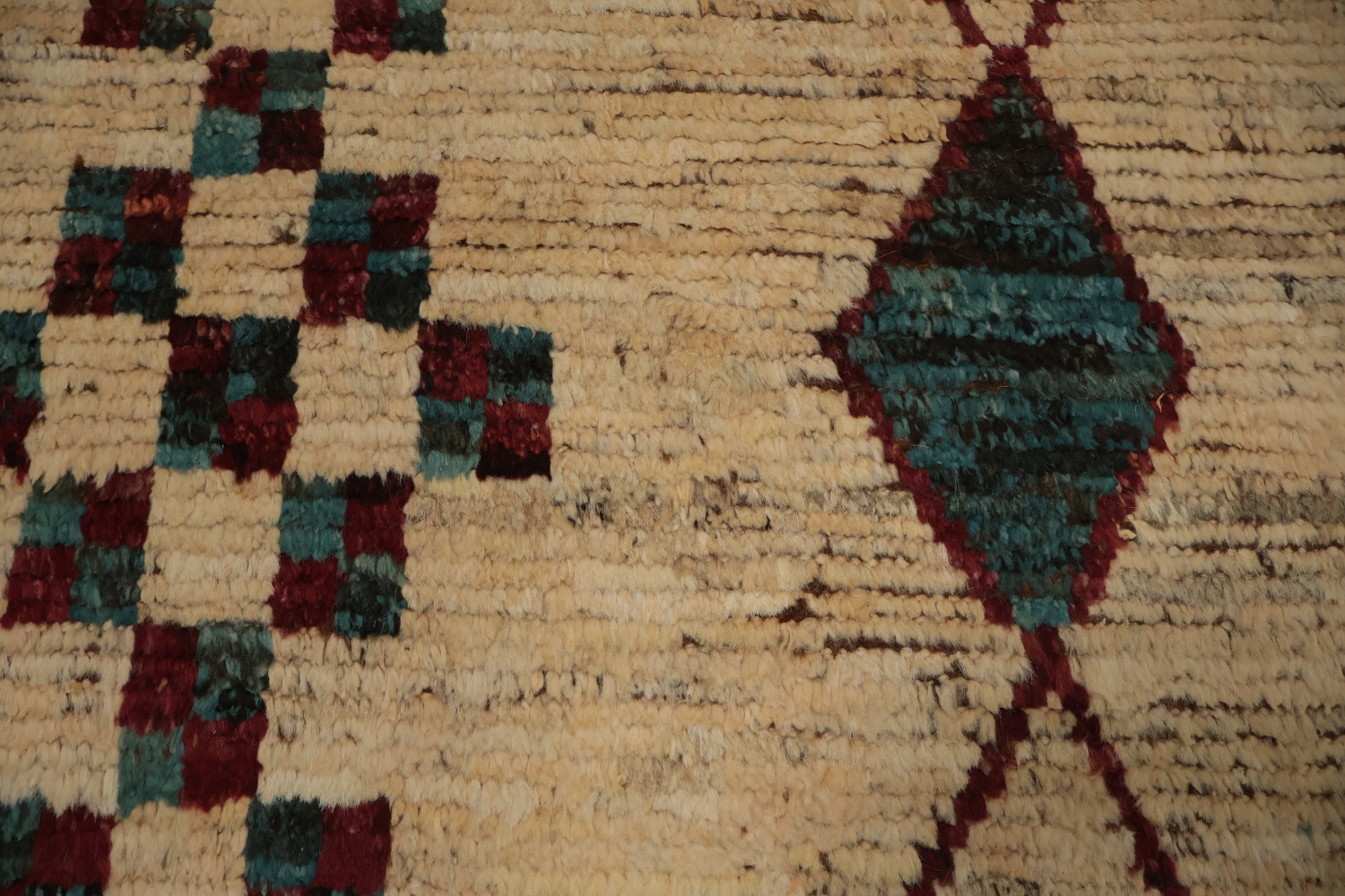 Unique Moroccan Area Rug 7x10 to Enhance Any Room Decor