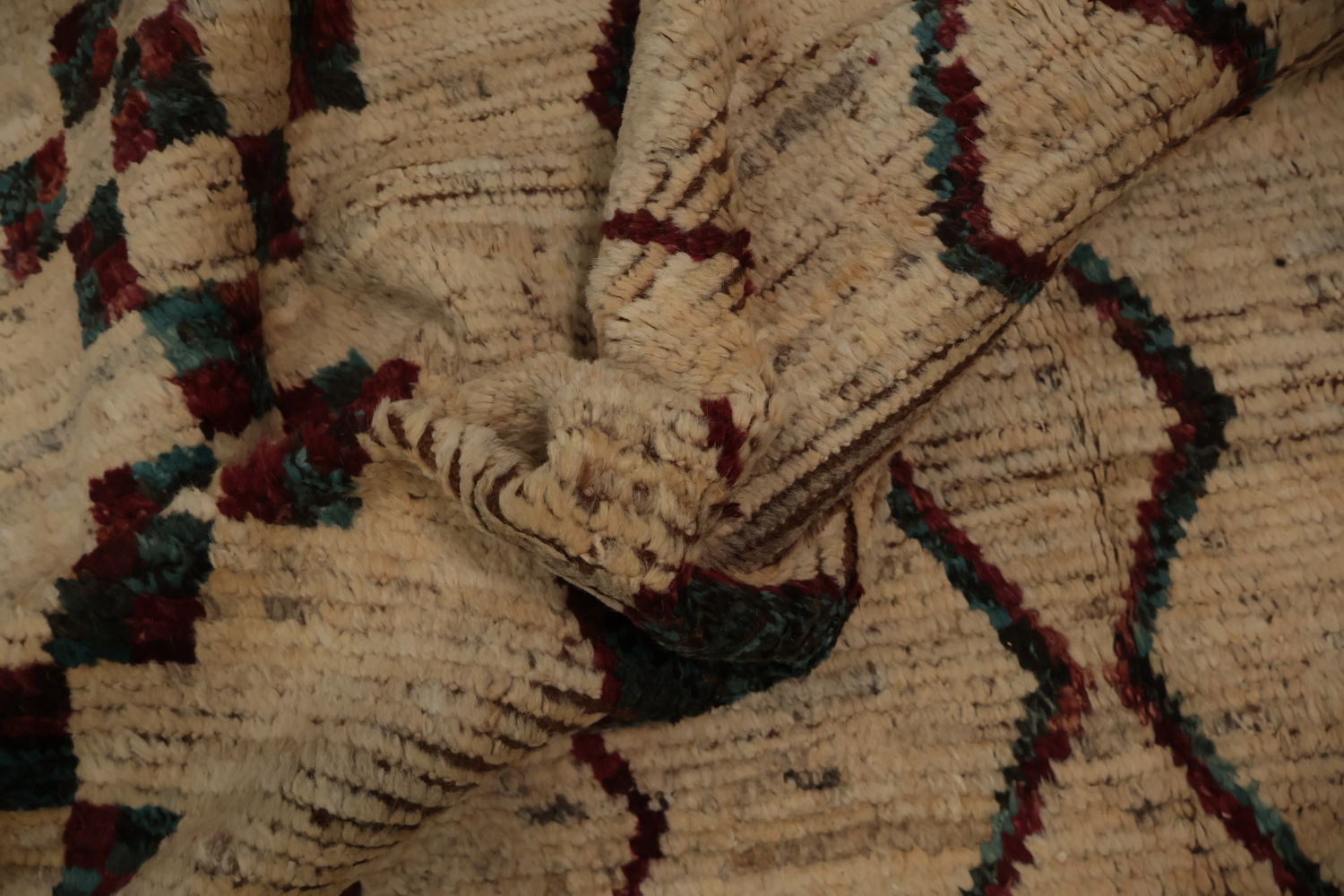 Unique Moroccan Area Rug 7x10 to Enhance Any Room Decor