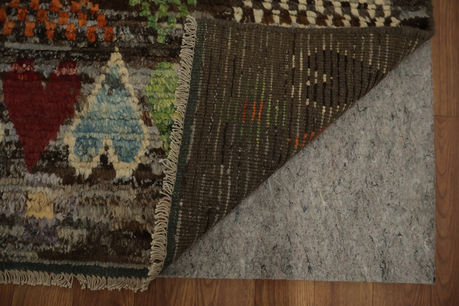 Bohemian Style Moroccan Area Rug 7x10 with Eye-Catching Patterns