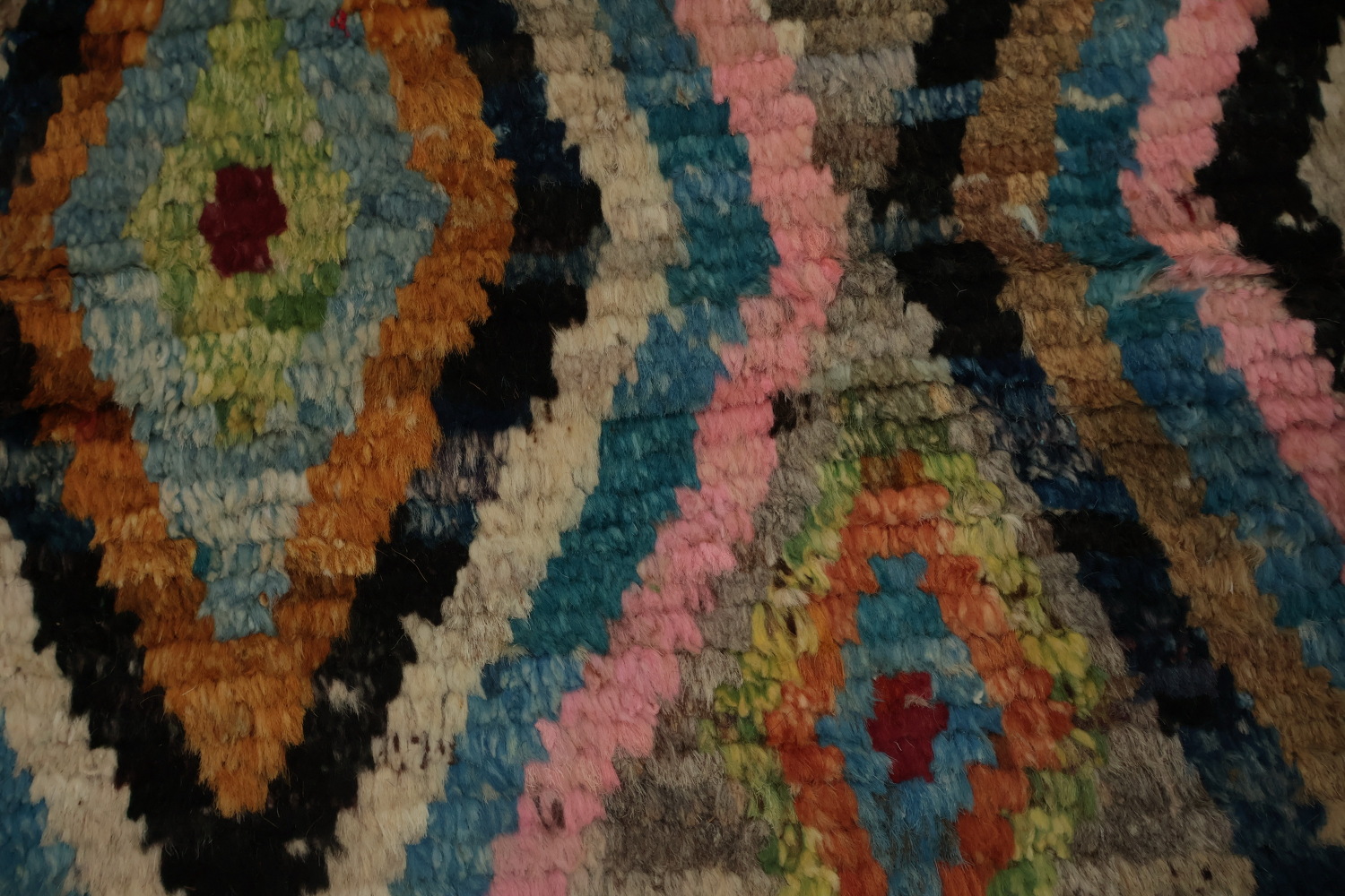Diamonds Moroccan Area Rug 7x10 with Intricate Colorful Details
