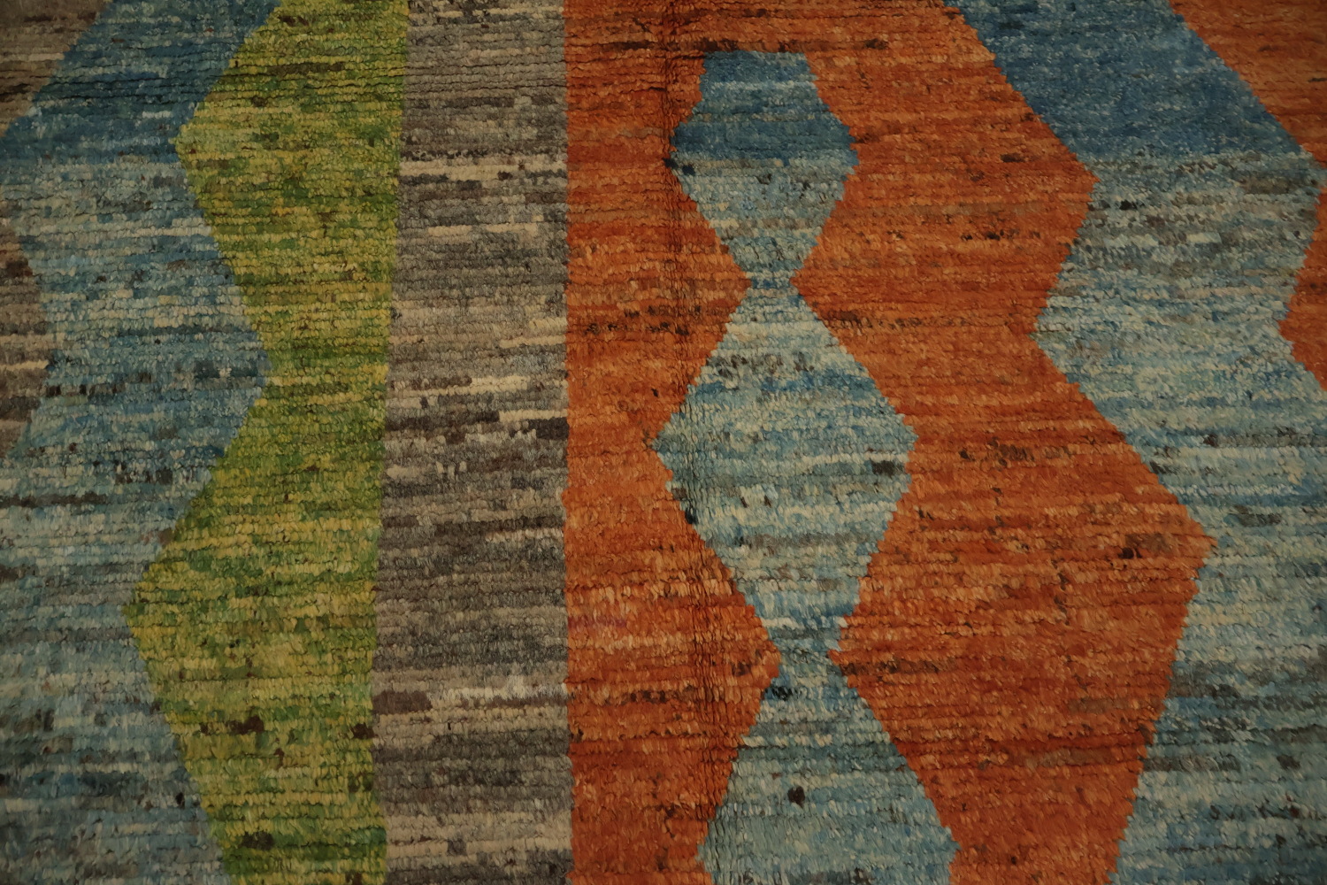 Dynamic Moroccan Area Rug 7x10 in Earth and Sky Tone Accents