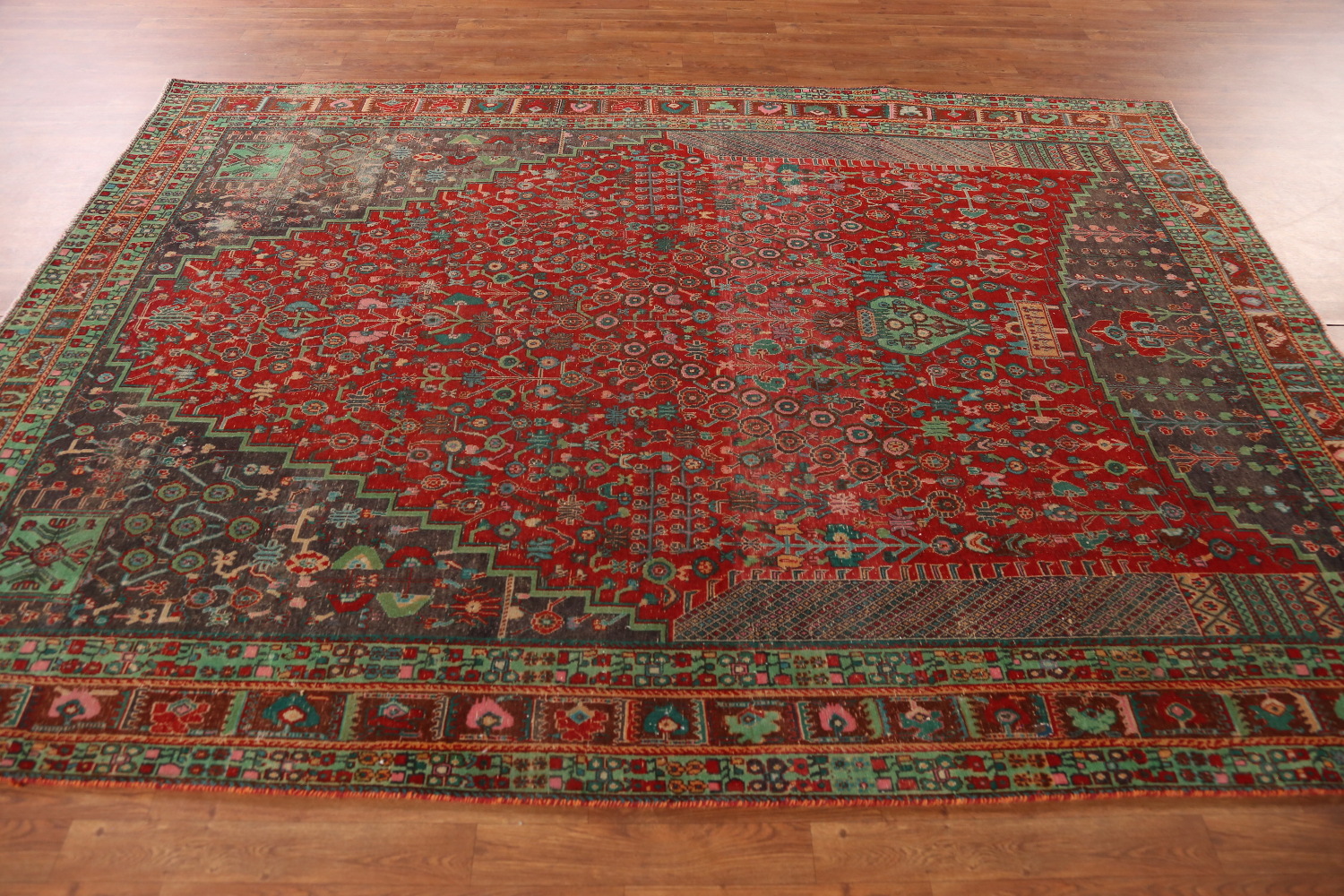 Antique Wool Shiraz Persian Area Rug 7x9