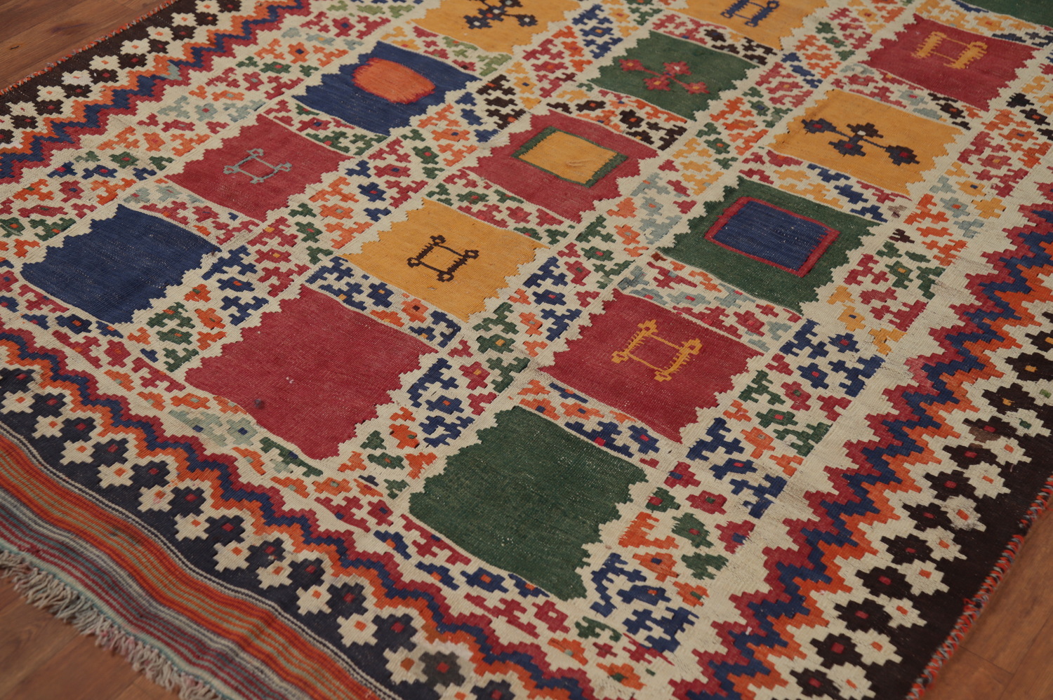 Antique Vegetable Dye Kilim Qashqai Persian Area Rug 5x9