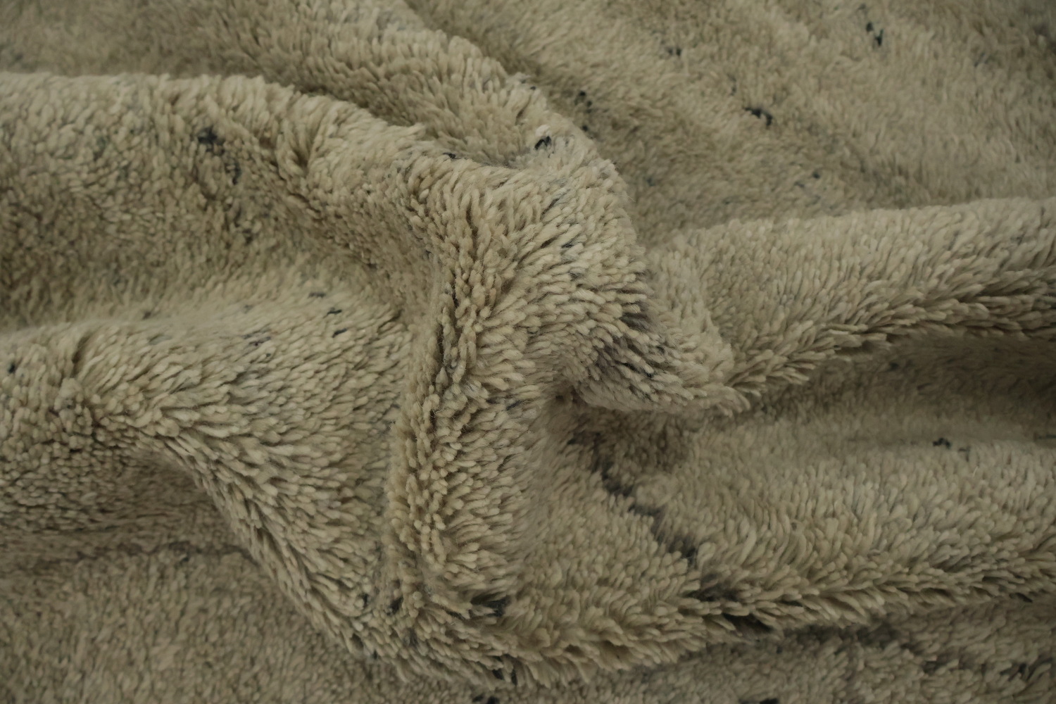 Versatile Moroccan Large Area Rug 9x12 with Classic Design