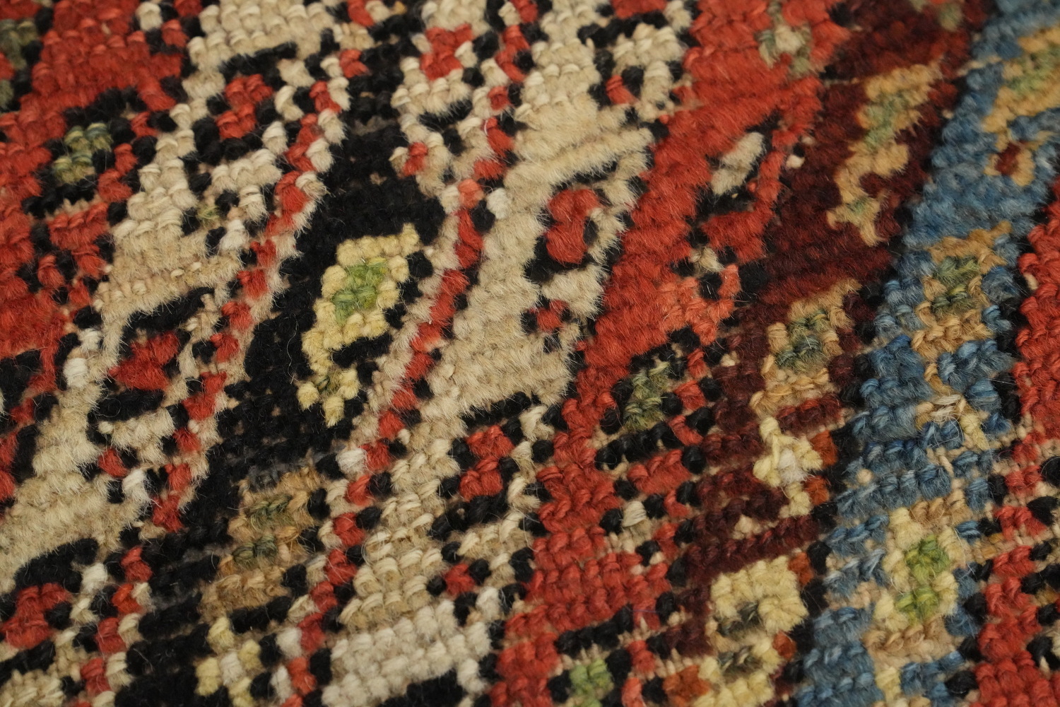 Pre-1900 Antique Vegetable Dye Bakhtiari Persian Rug 5x9
