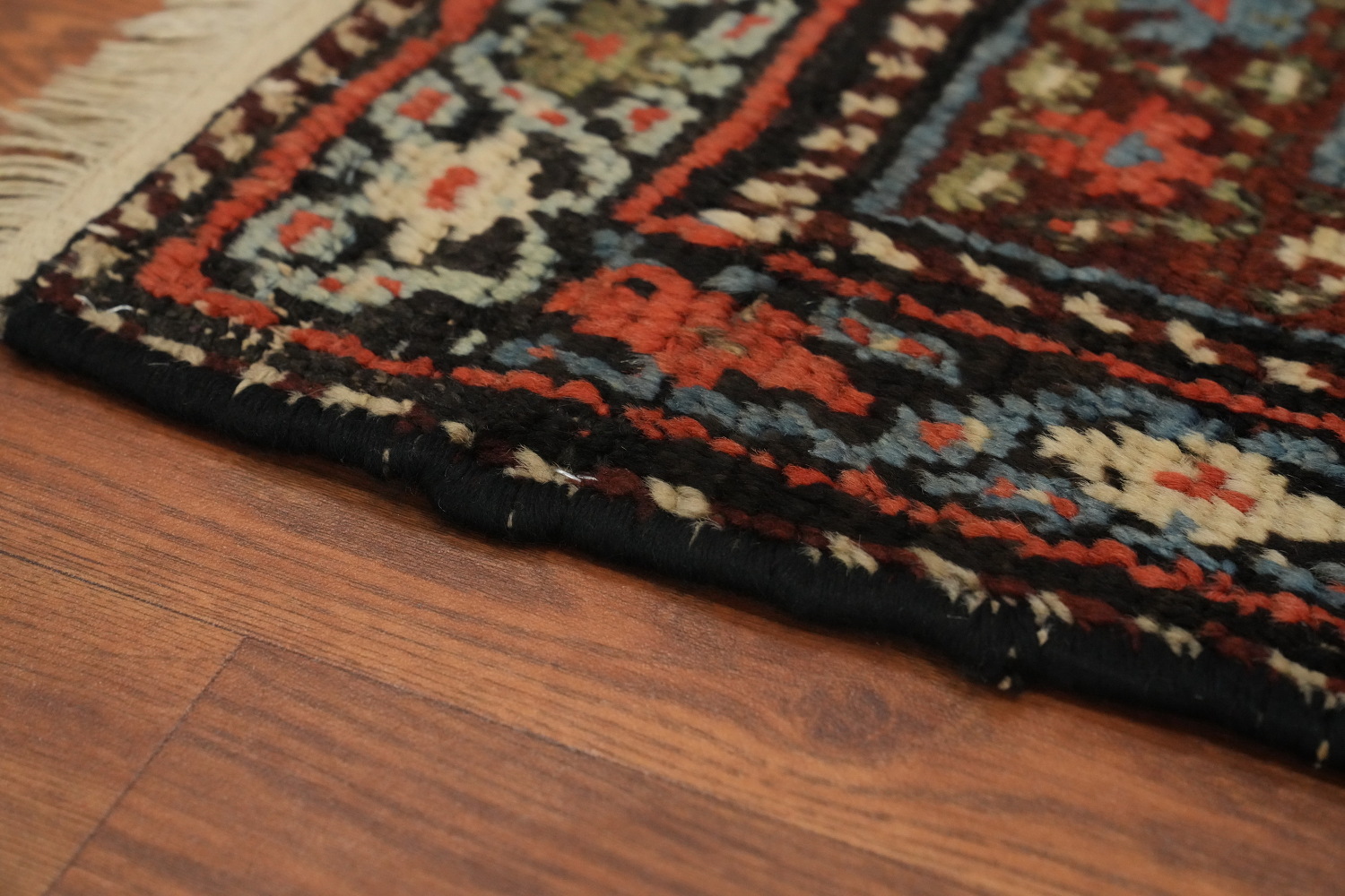 Pre-1900 Antique Vegetable Dye Bakhtiari Persian Rug 5x9