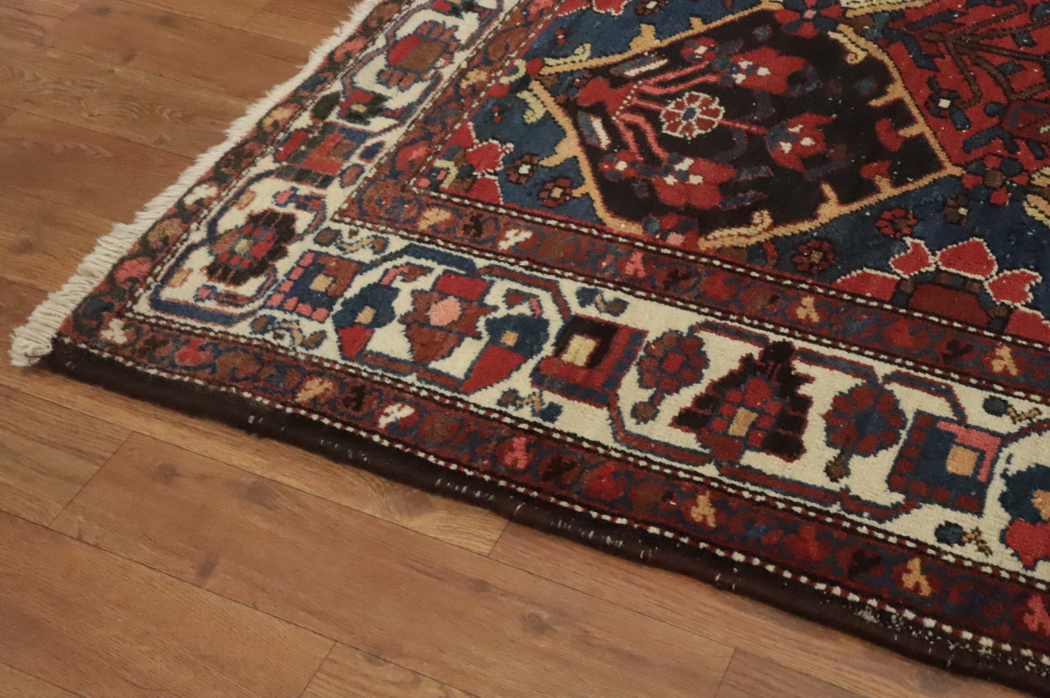 Antique Vegetable Dye Bakhtiari Persian Rug 5x6