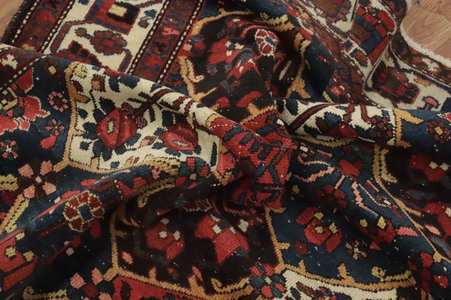 Antique Vegetable Dye Bakhtiari Persian Rug 5x6