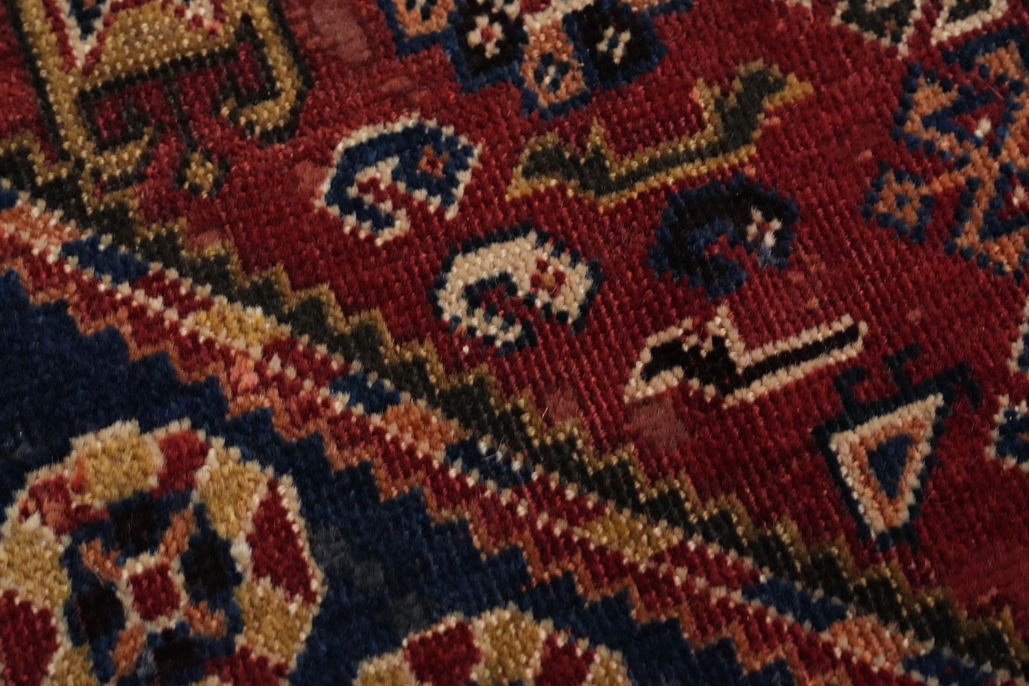 Antique Vegetable Dye Qashqai Persian Area Rug 5x9