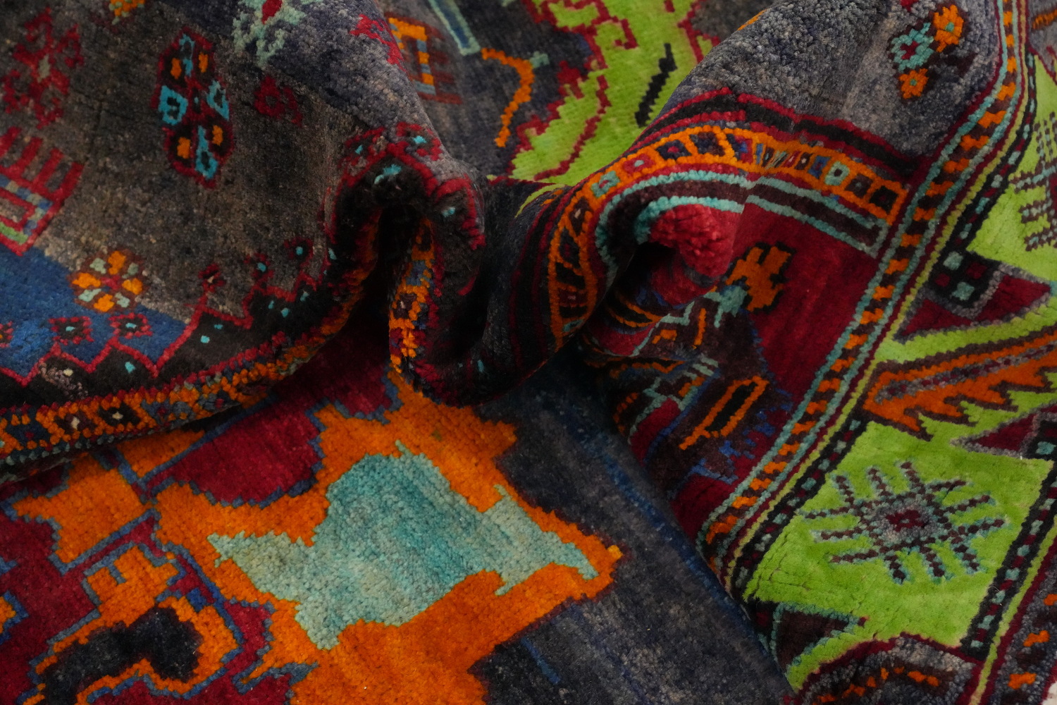 Animals Wool Tribal Shiraz Persian Area Rug 7x11