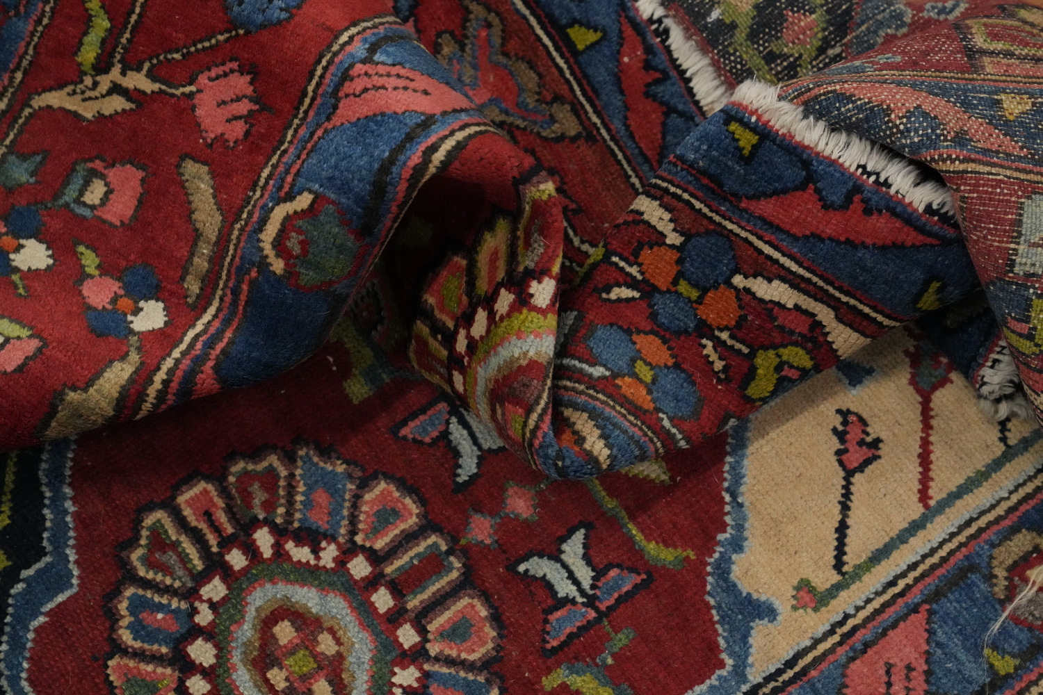 Vegetable Dye Antique Bakhtiari Persian Rug 5x7